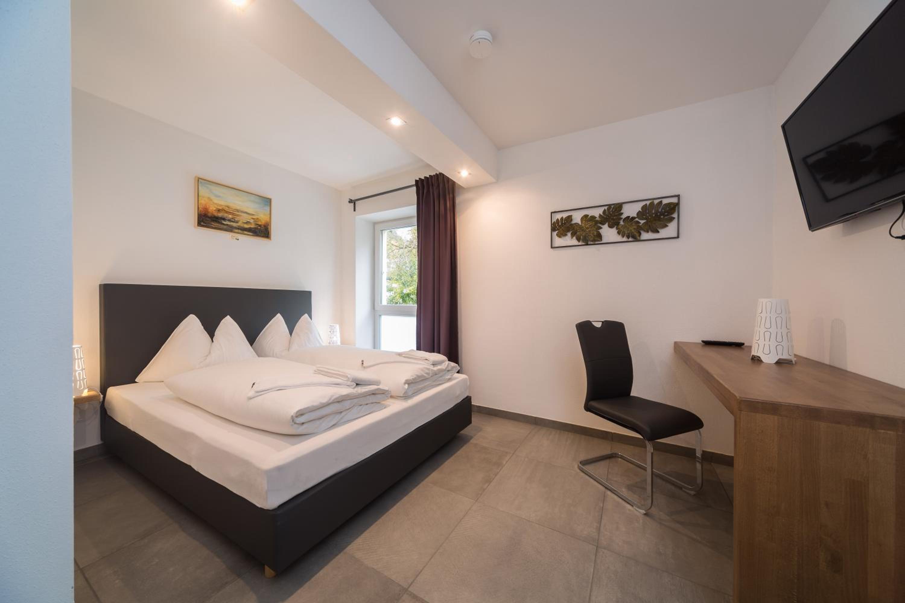Double Room with Queen-size Bed - Photo 1