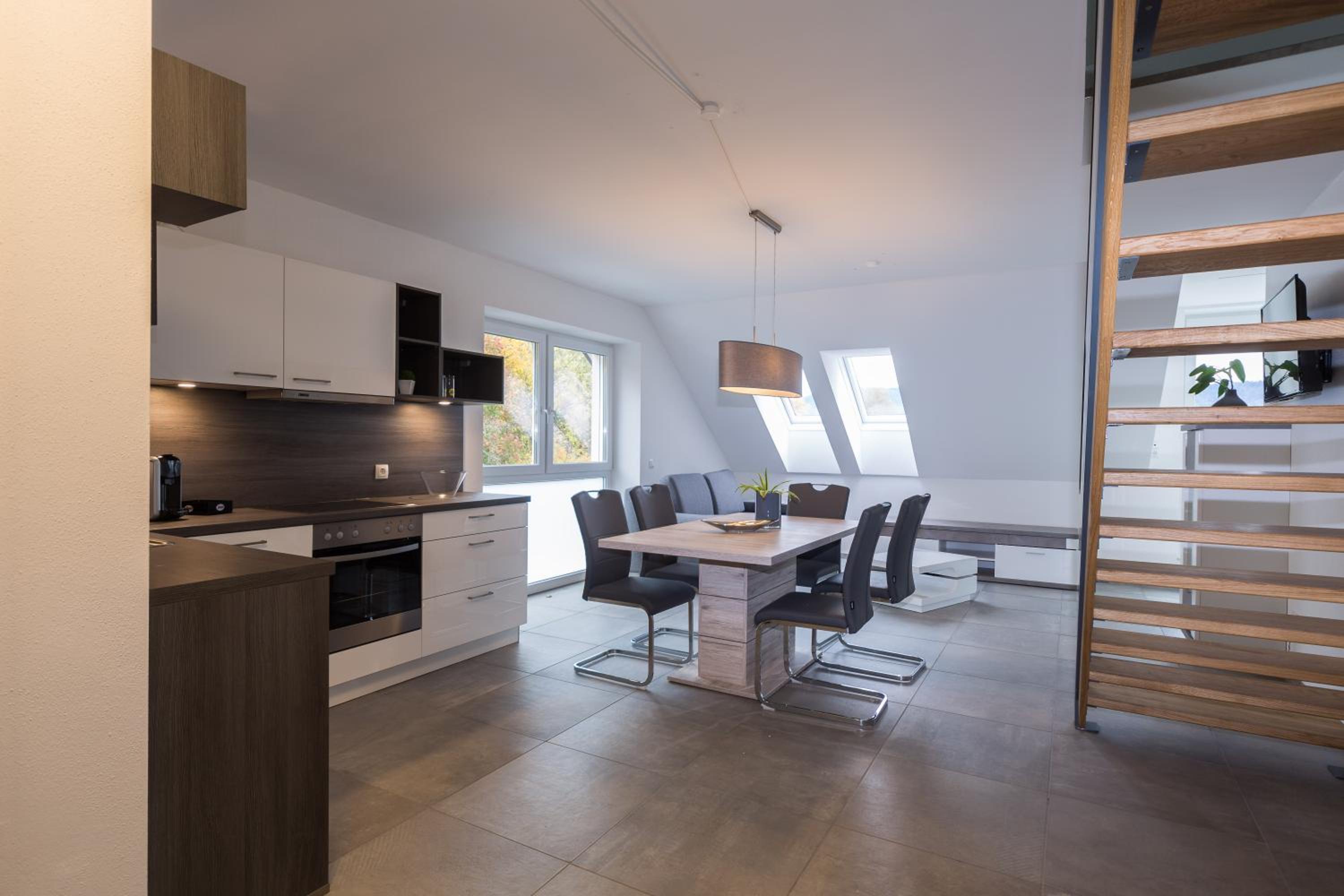 Apartment with Lake View - Photo 18