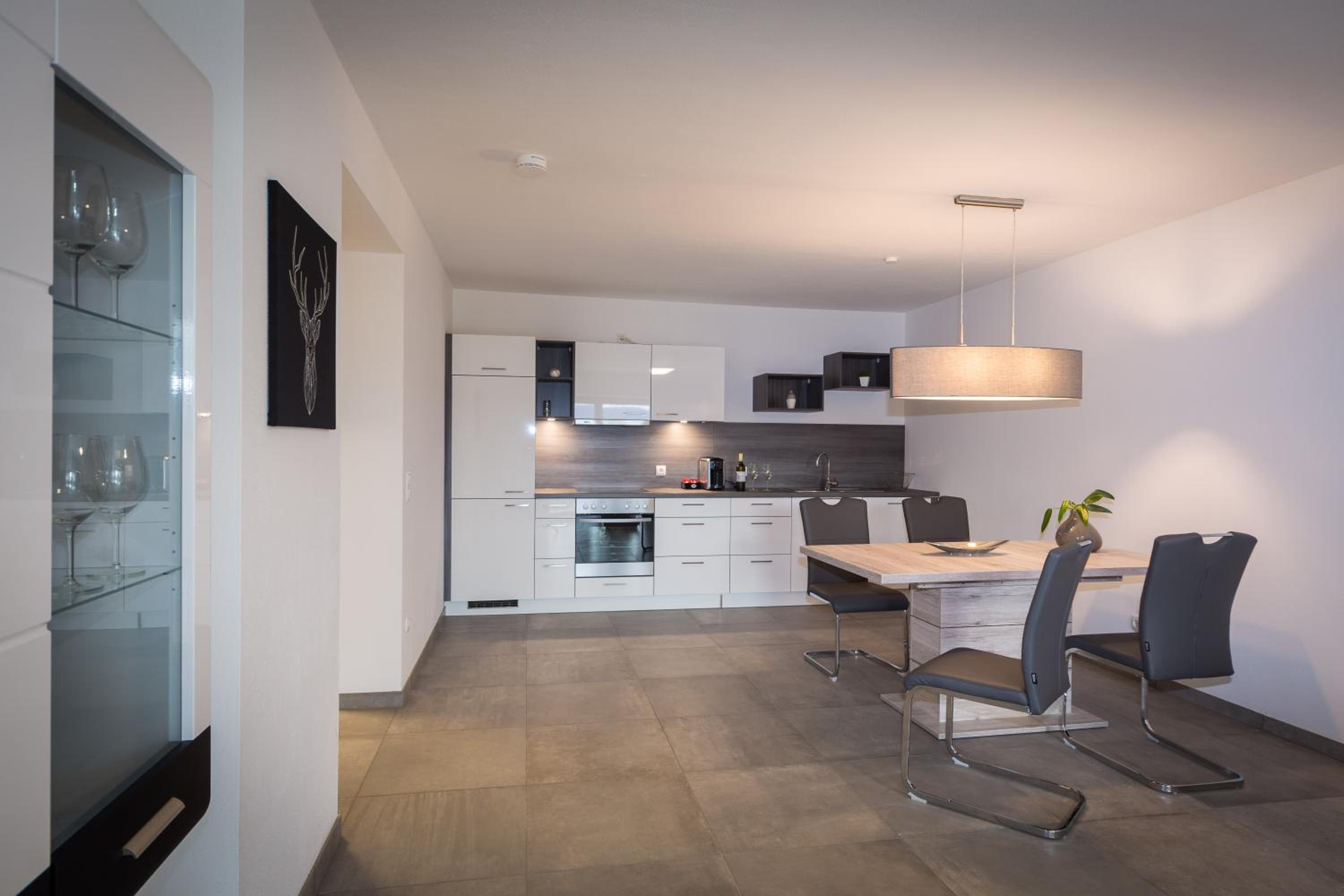 Apartment with Lake View - Photo 4