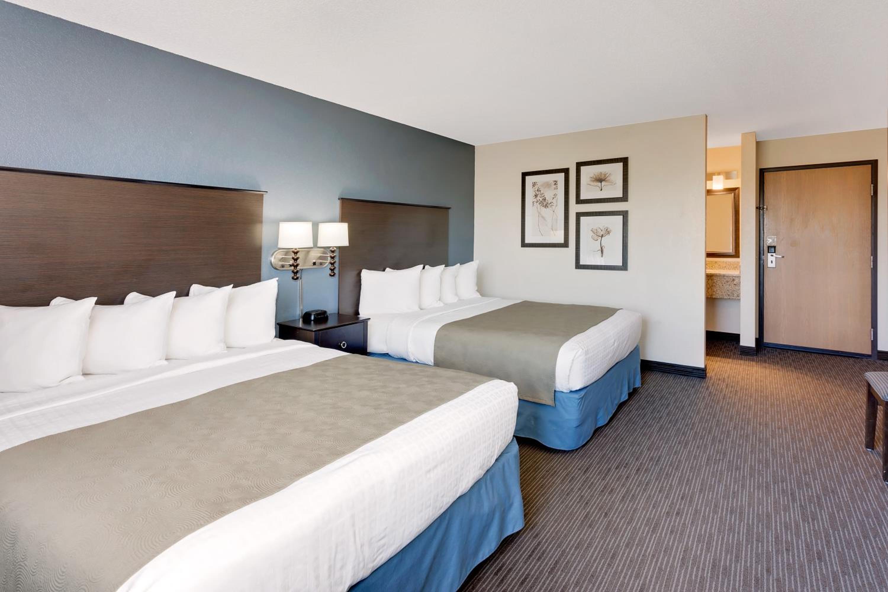2 Queen Beds (Non-Smoking) - Photo 7