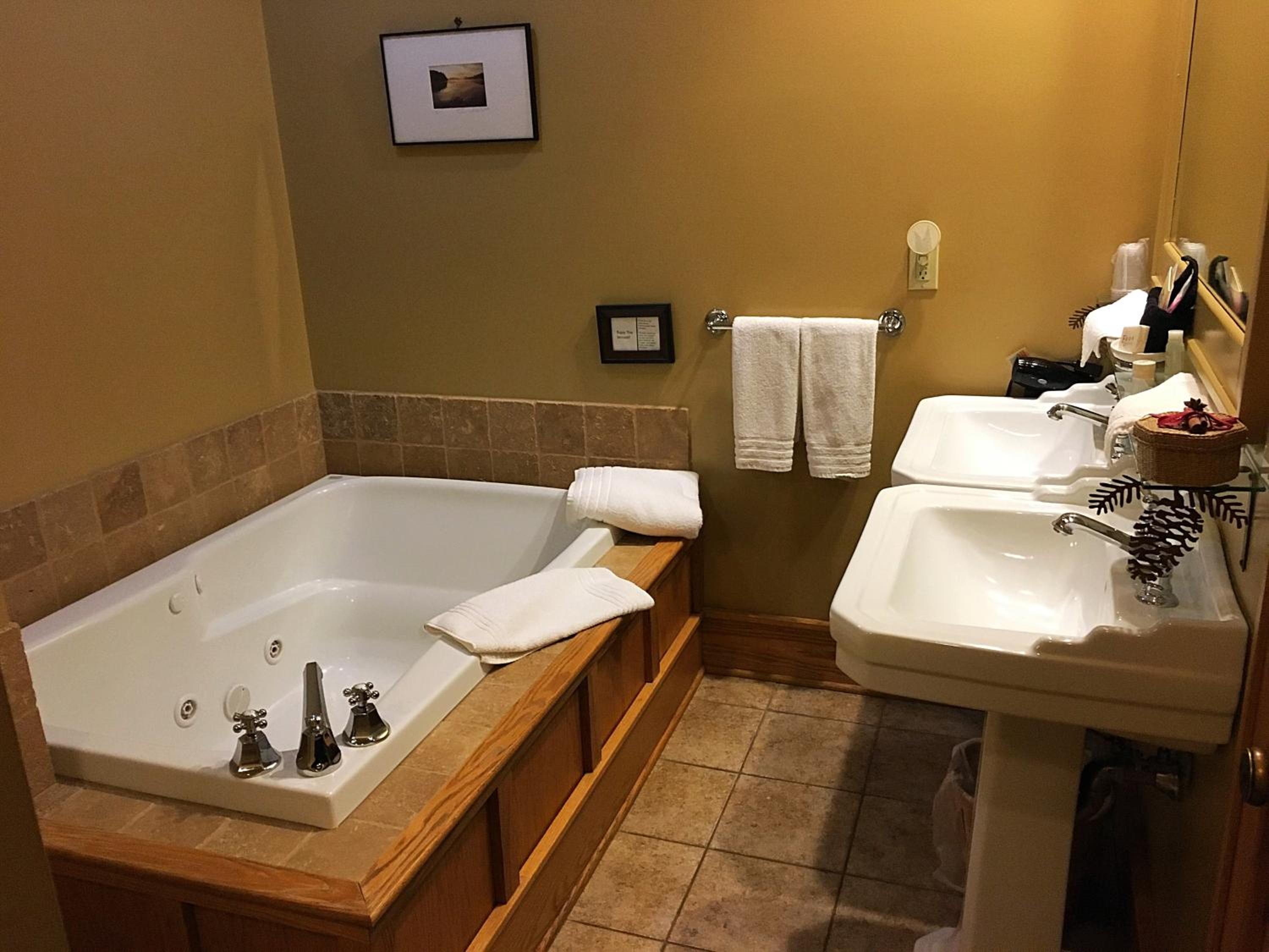 Deluxe King Room photo 2