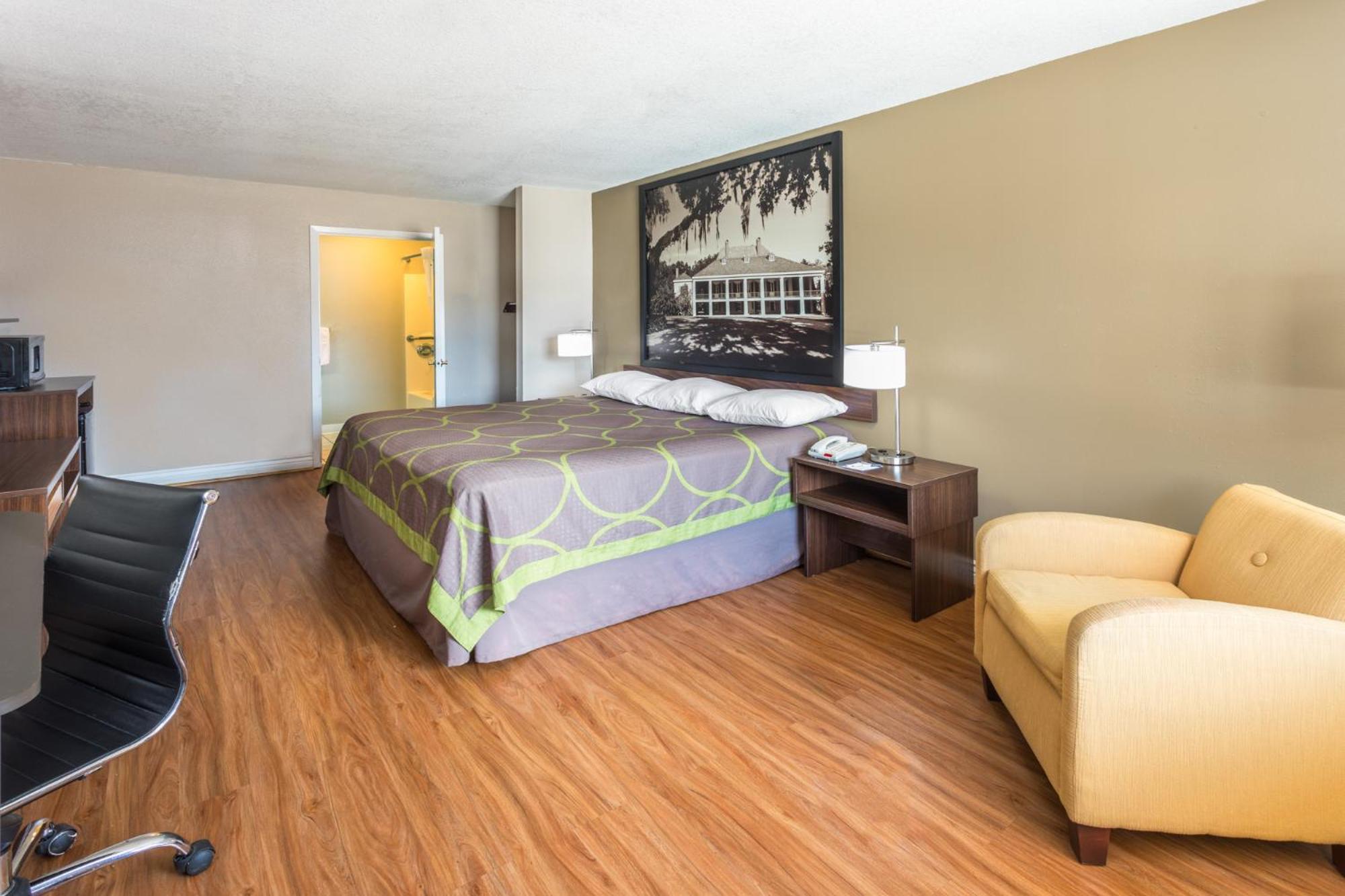 King Room - Disability Access - Non-Smoking - Photo 1
