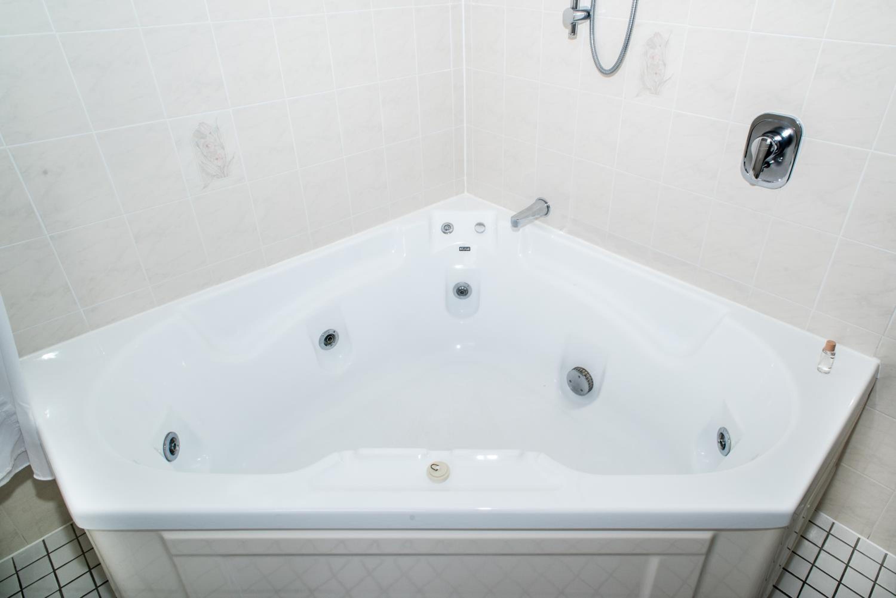Studio with Spa Bath photo 3