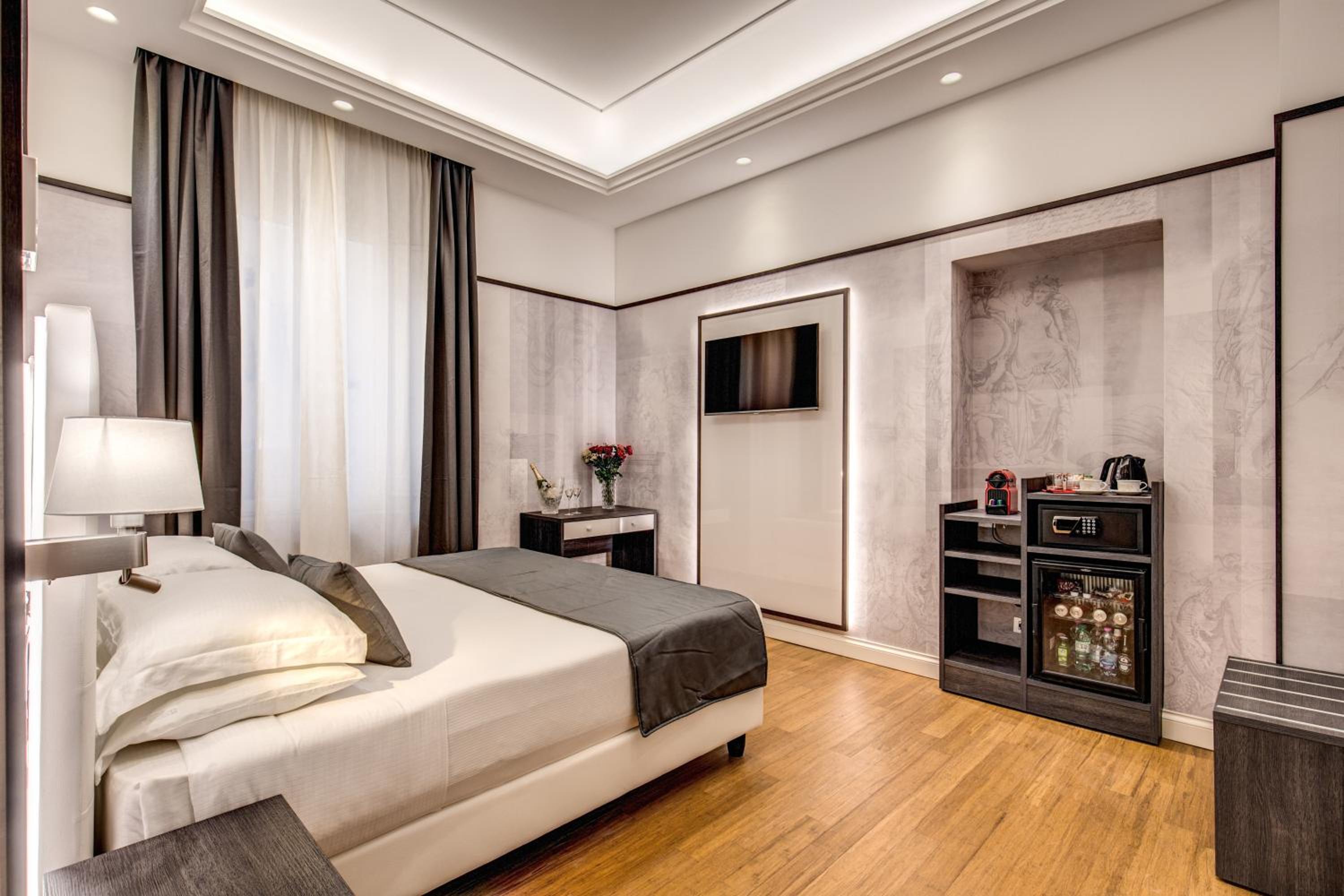 Available room thumbnail 6