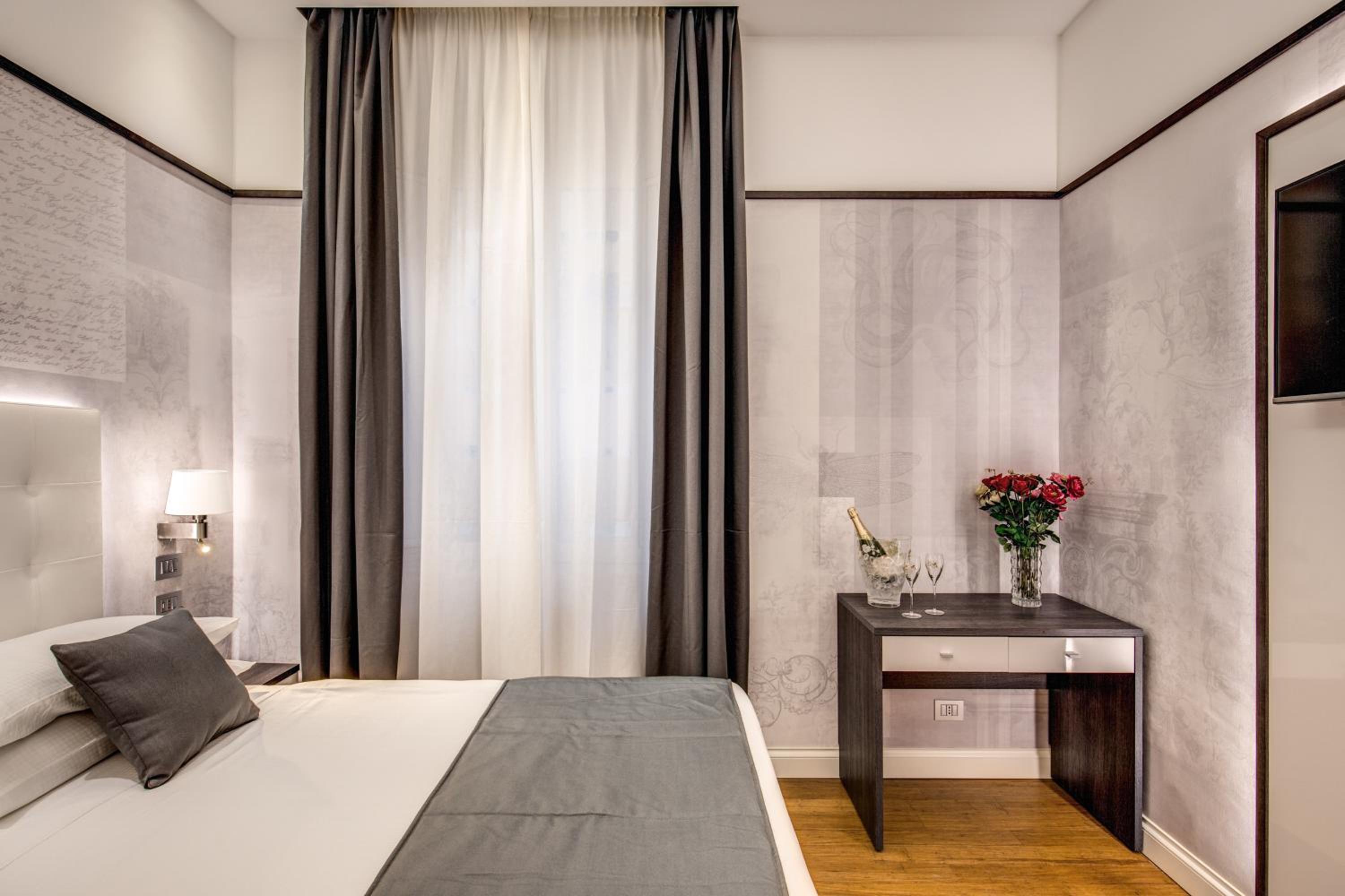 Available room thumbnail 5