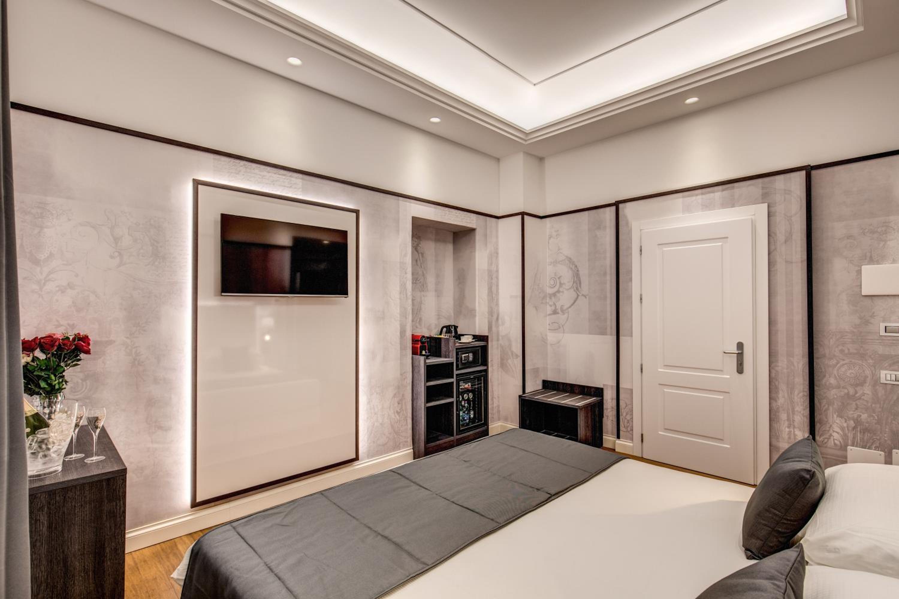Available room thumbnail 5