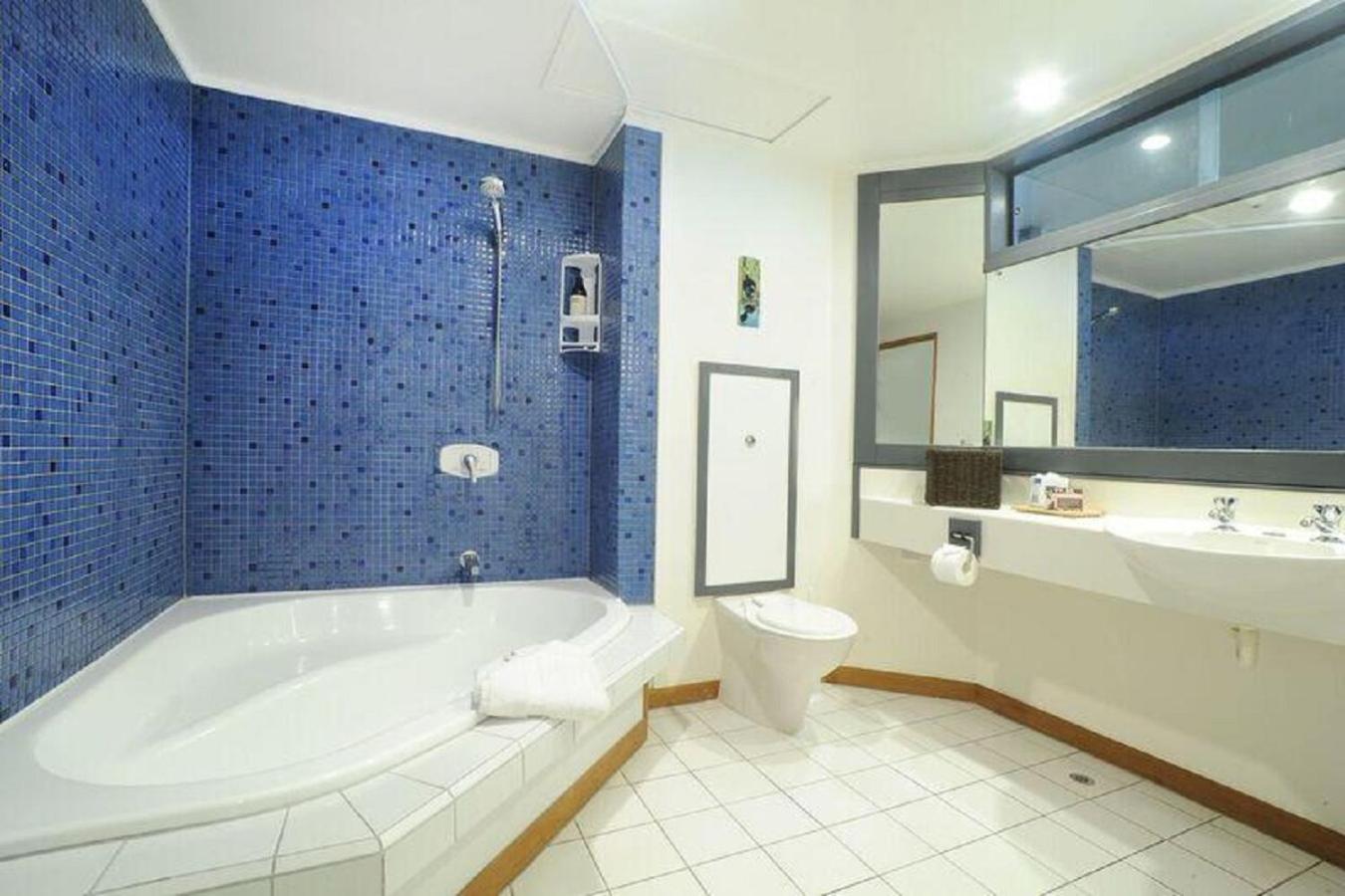 Premium Queen Room - Non Smoking - Photo 10