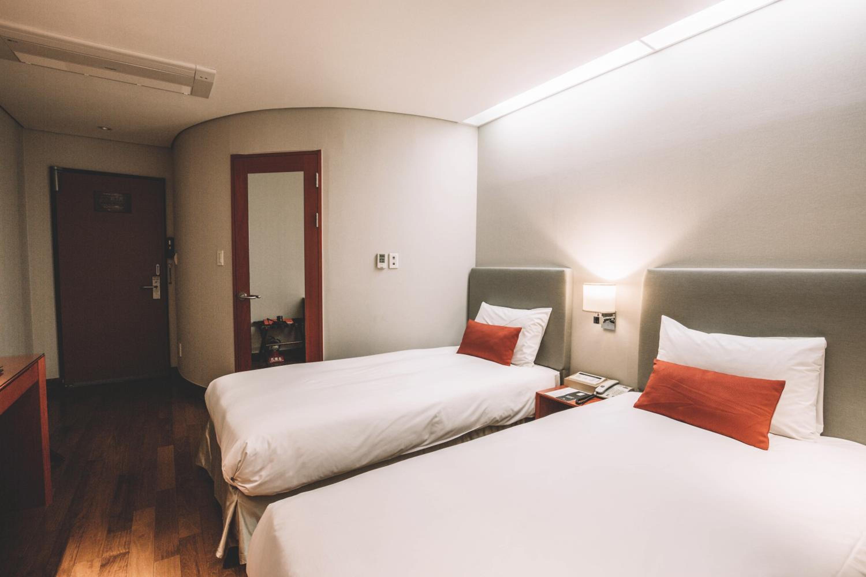 Twin Room A - Photo 7
