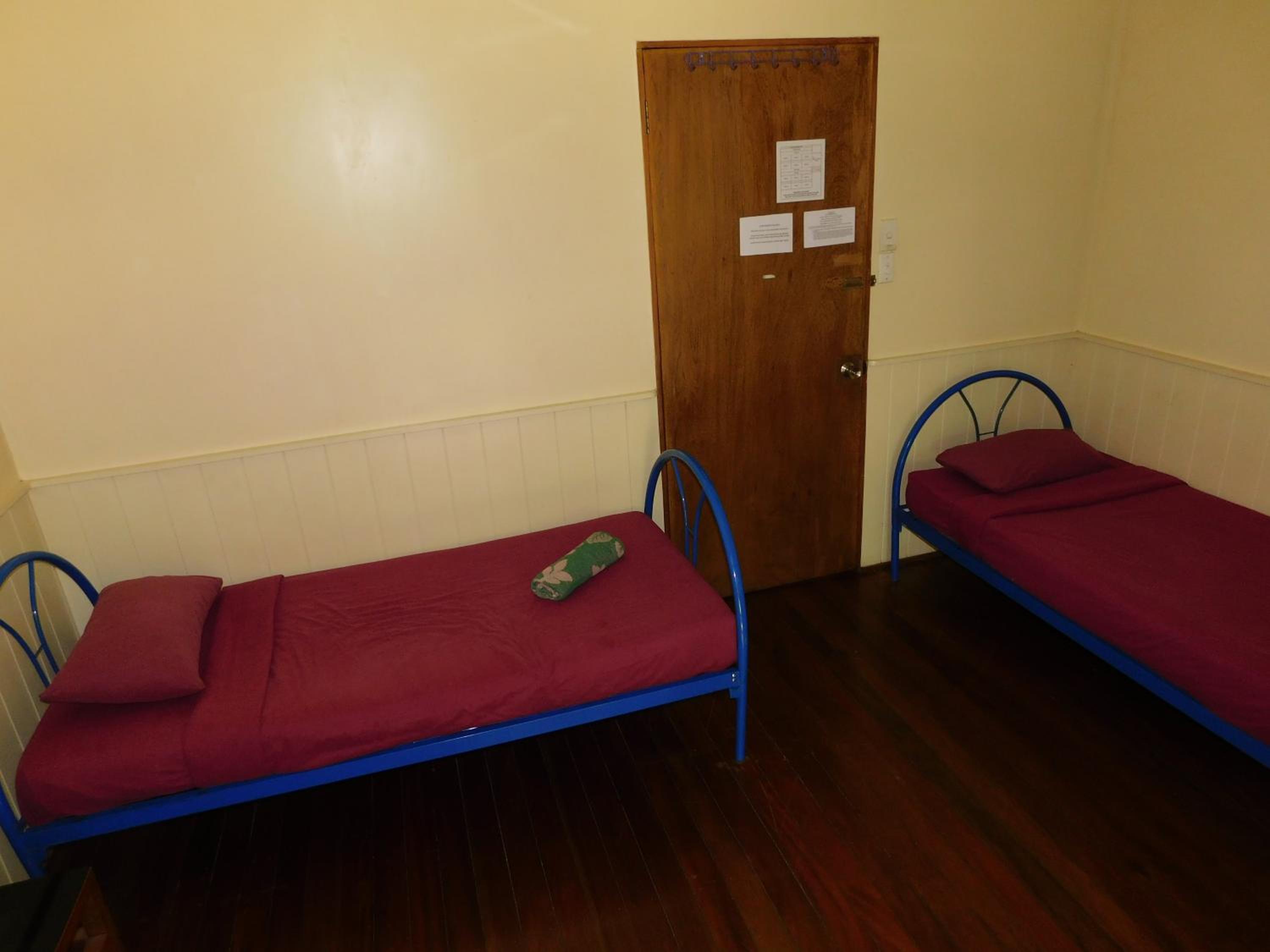 Budget Twin Room - Pond View photo 8
