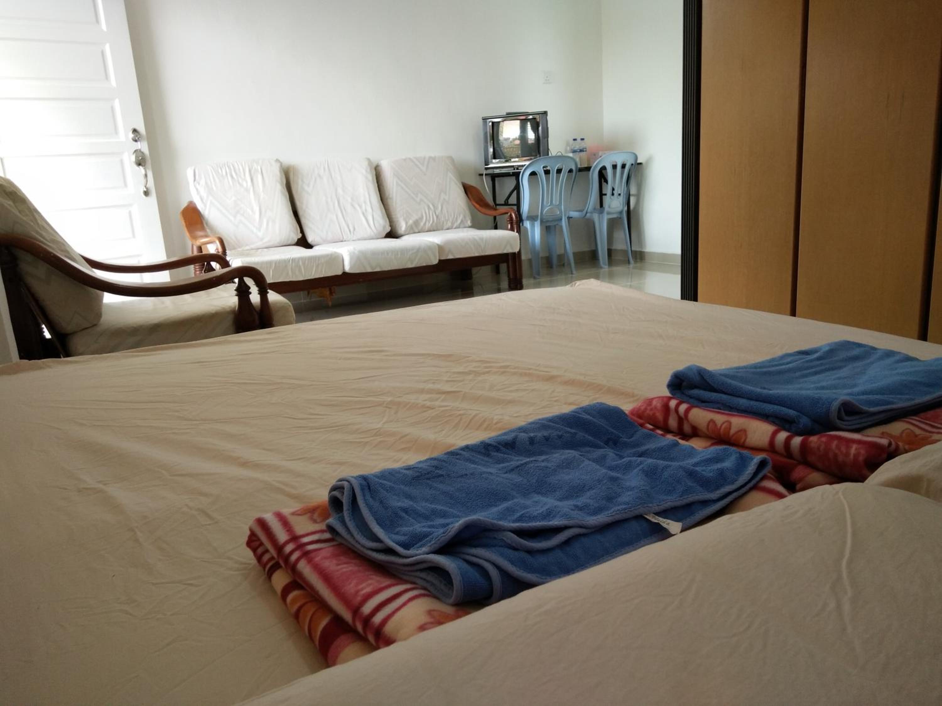 Deluxe Double Room (2 Adults + 1 Child) photo 3