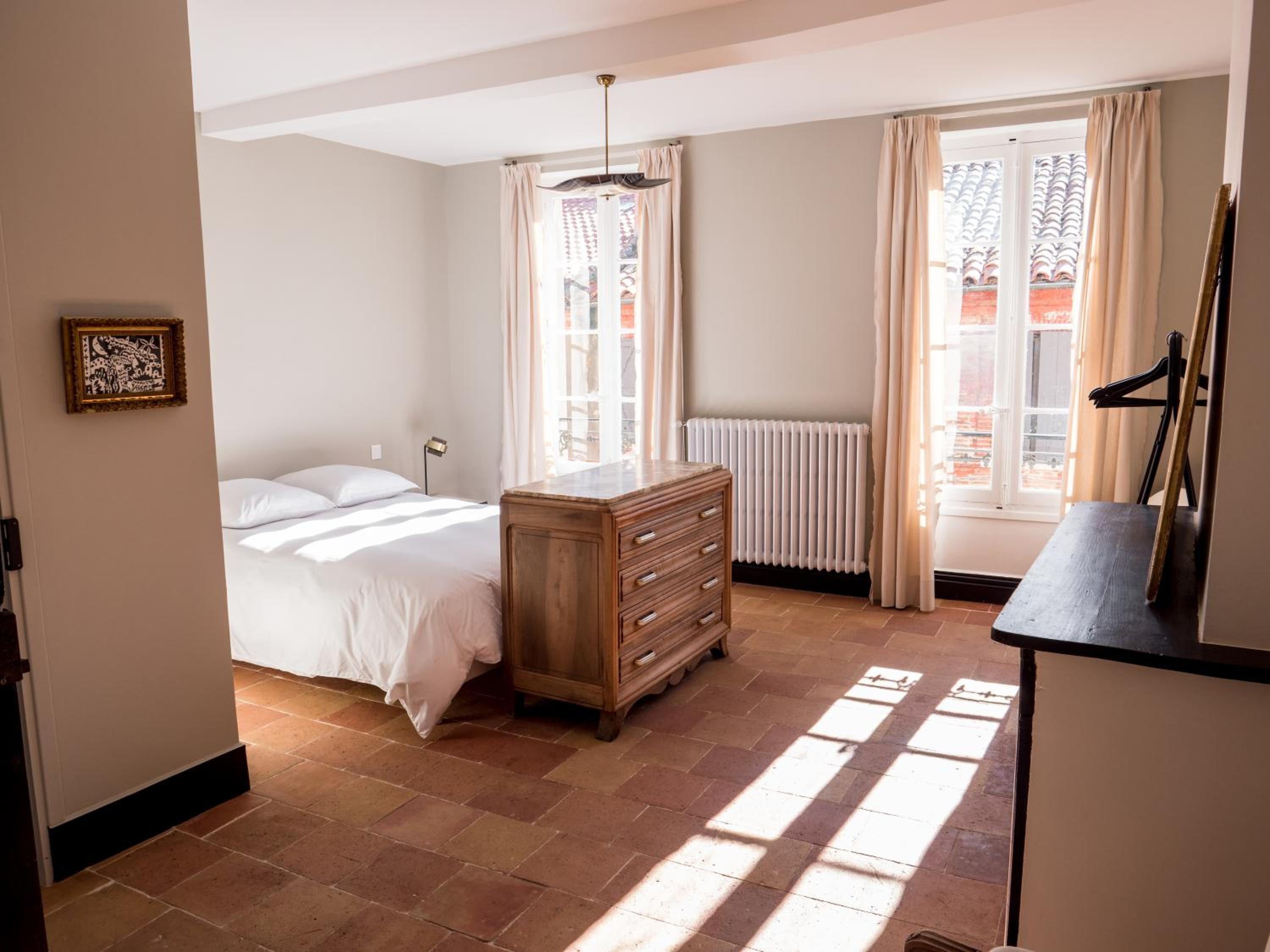 Quadruple Room with Private Bathroom photo 3