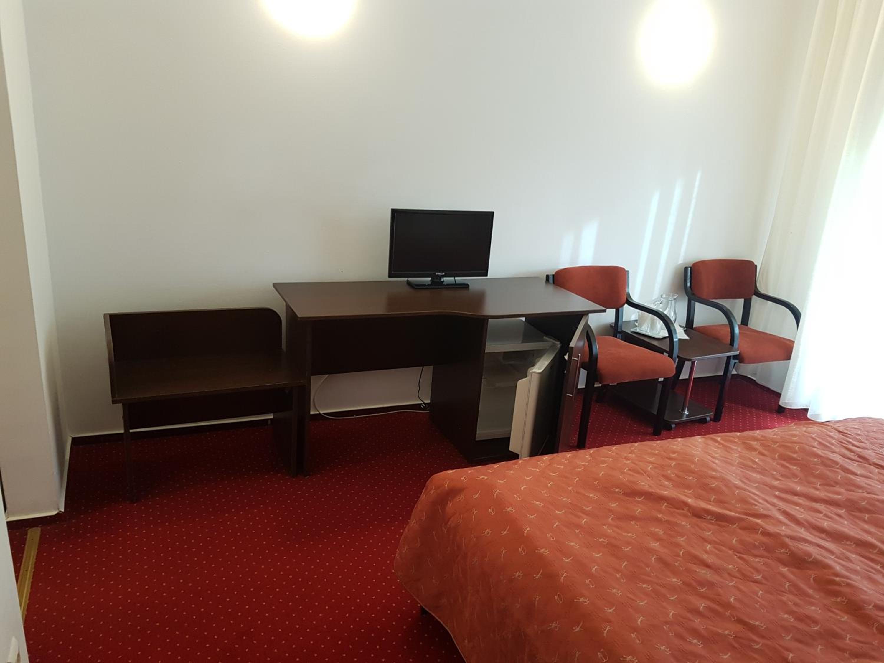 Double or Twin Room - Photo 16