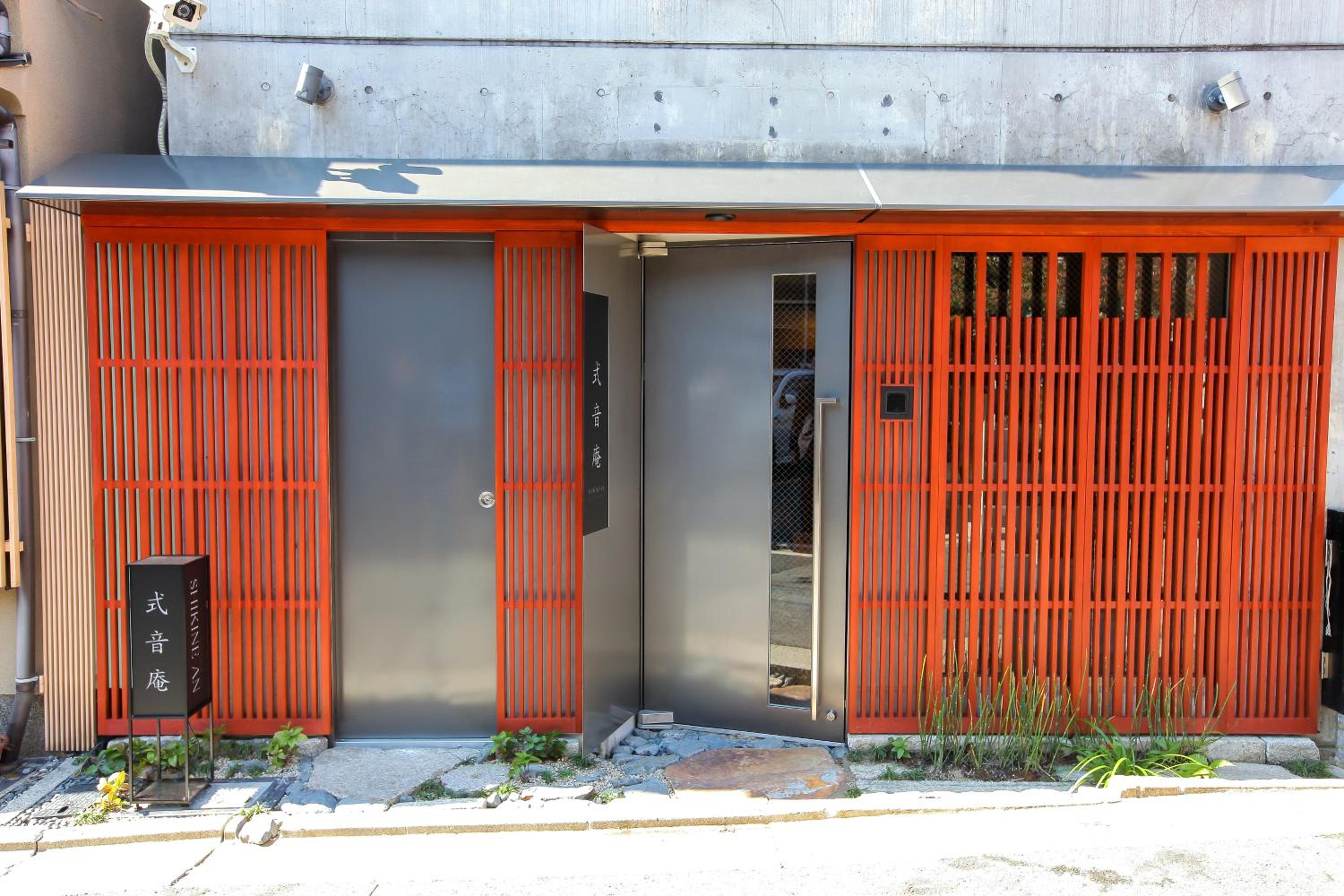 Three-Bedroom House - Photo 10