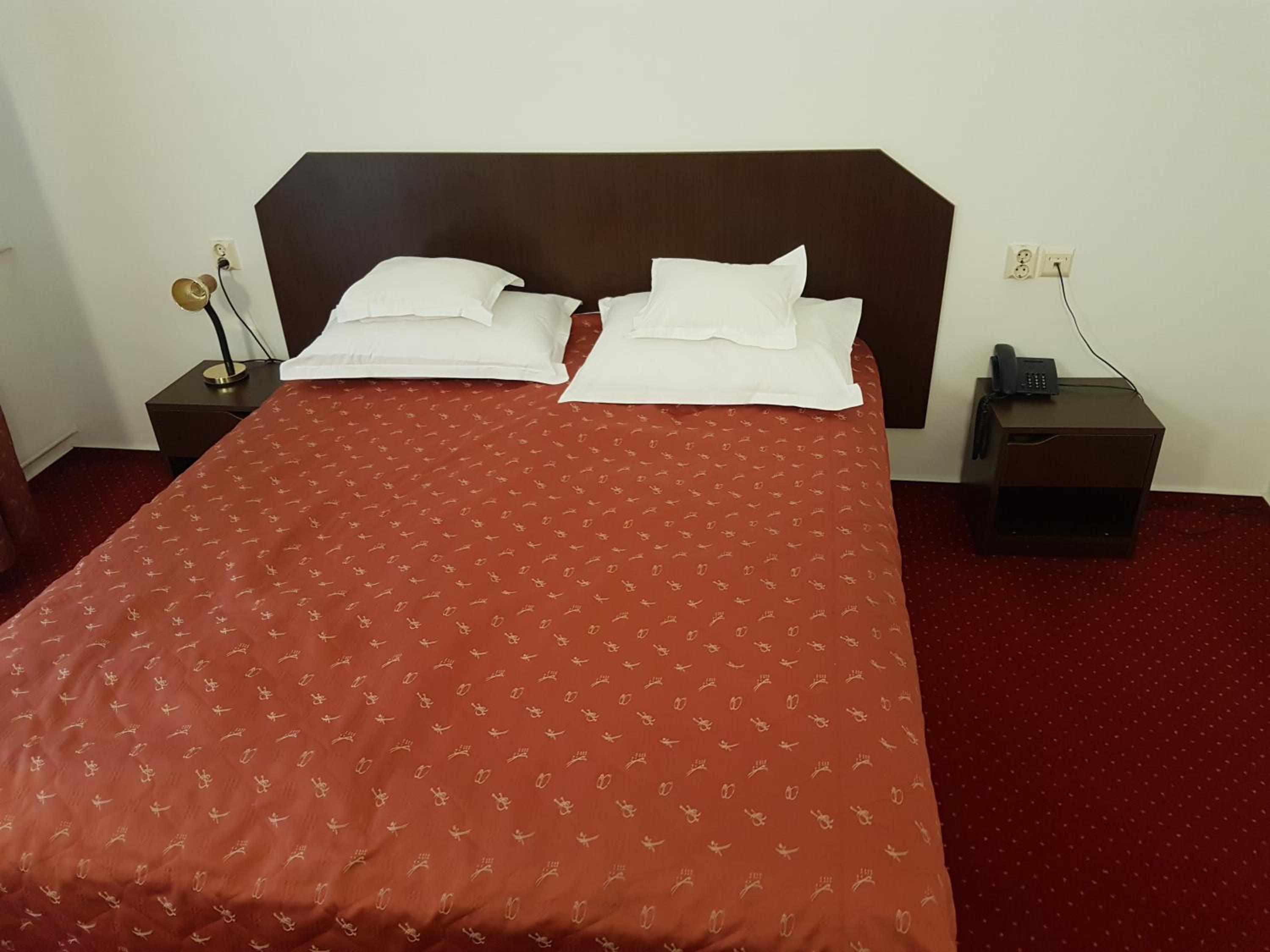 One-Bedroom Suite with Balcony - Photo 14