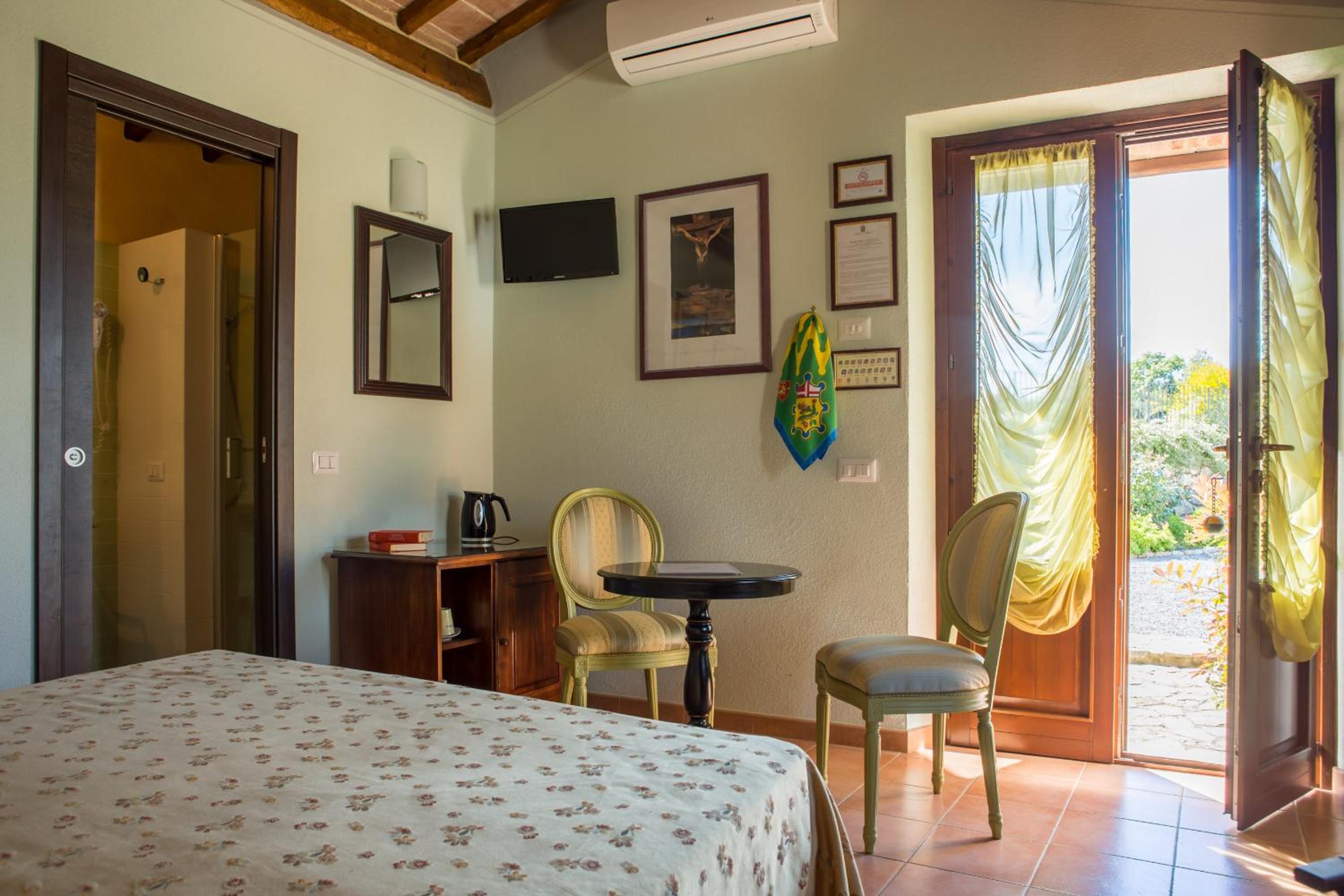 Double Room photo 3