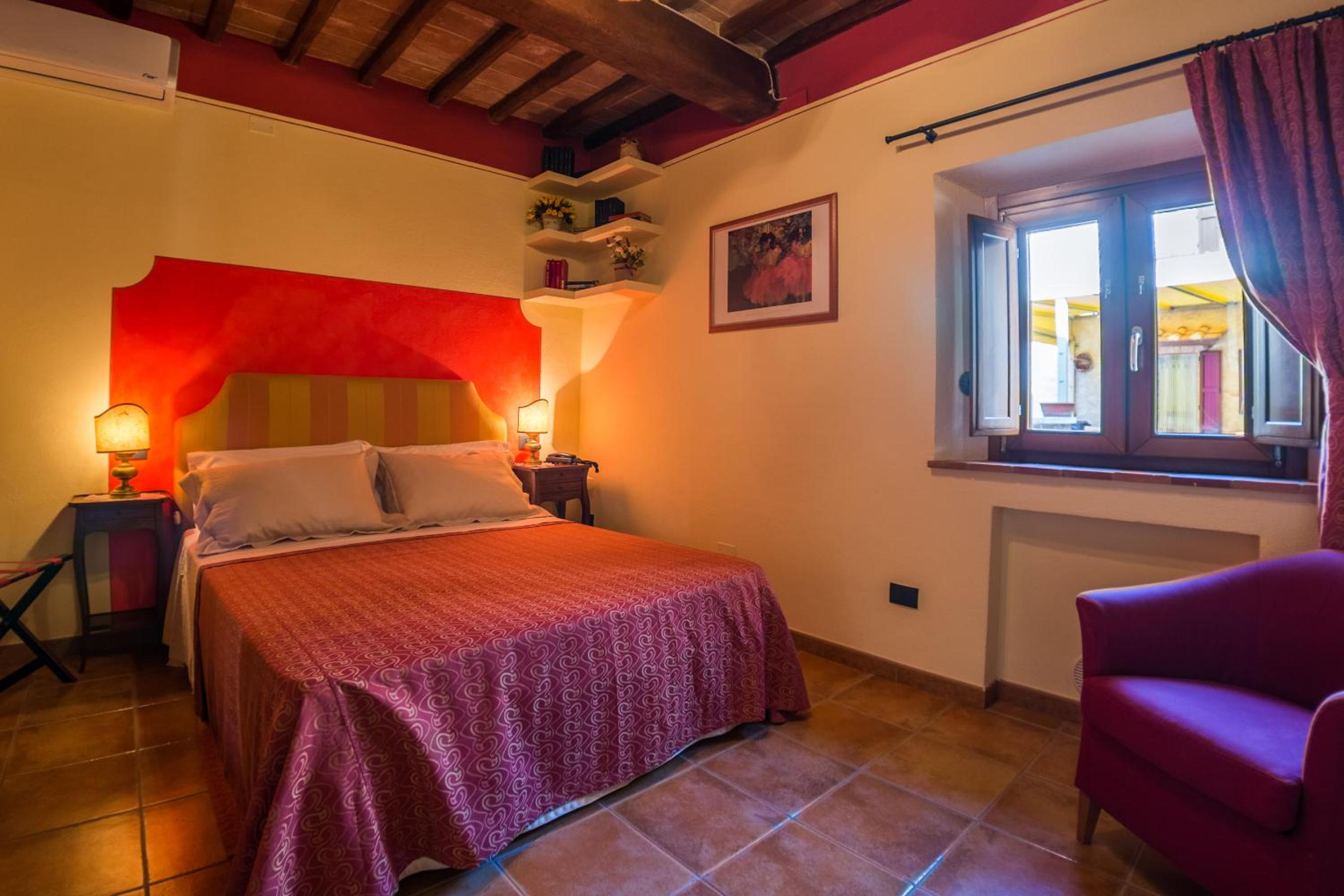 One-Bedroom Suite with Sofa Bed