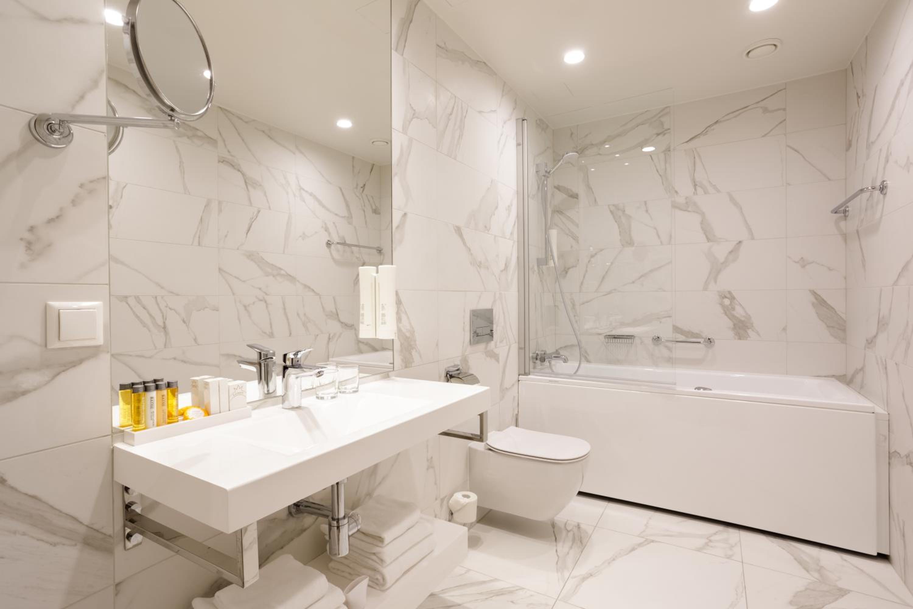 Zen Deluxe Junior Suite with SPA Bath photo 3