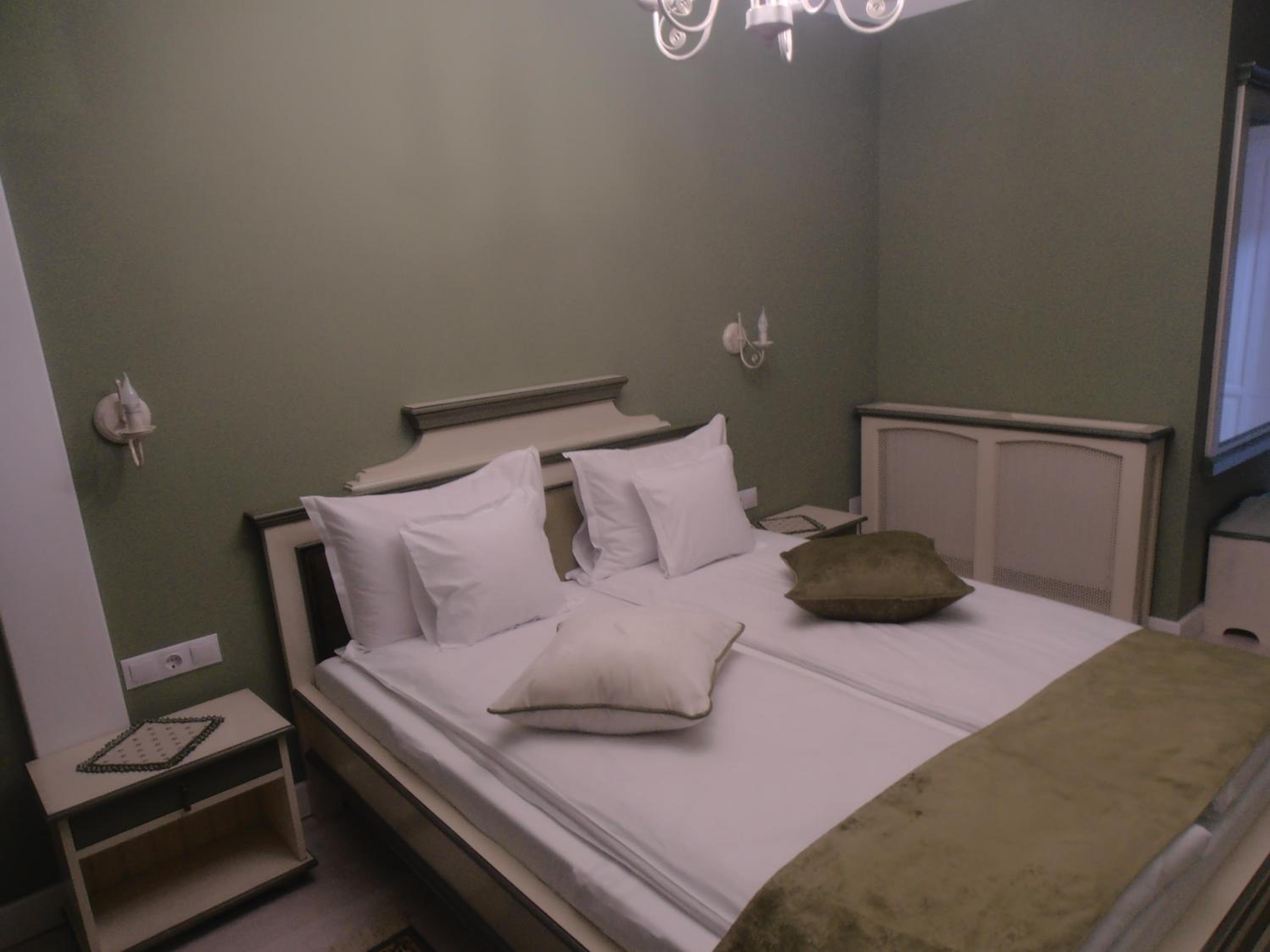 Double Room - Photo 7