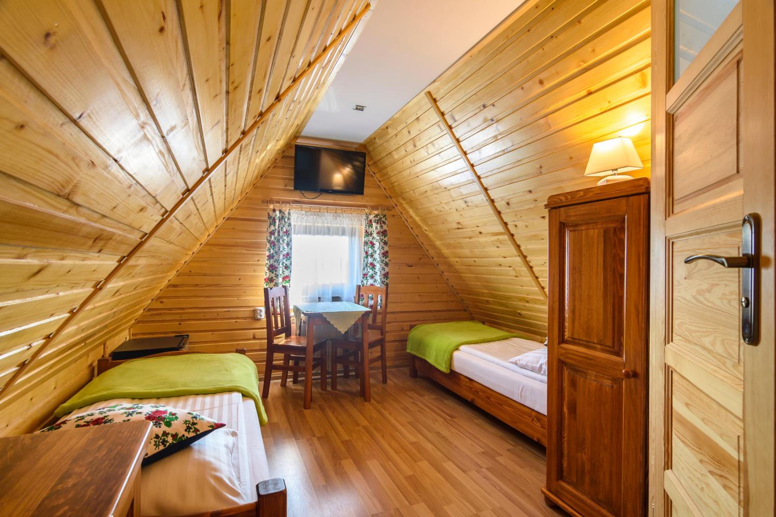 Twin Room with Private Bathroom photo 3