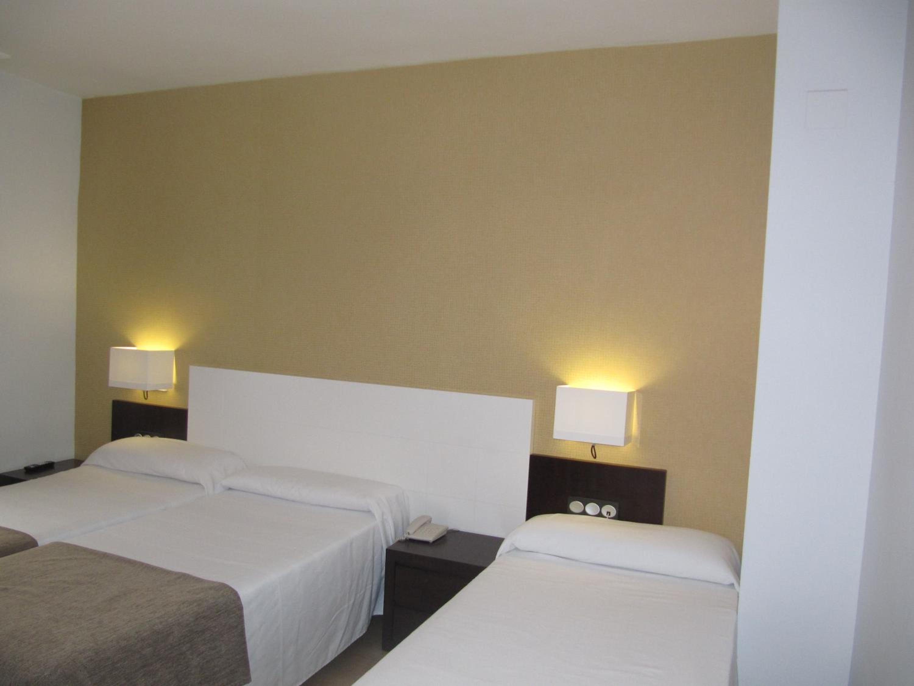 Double Room with Extra Bed - Photo 6