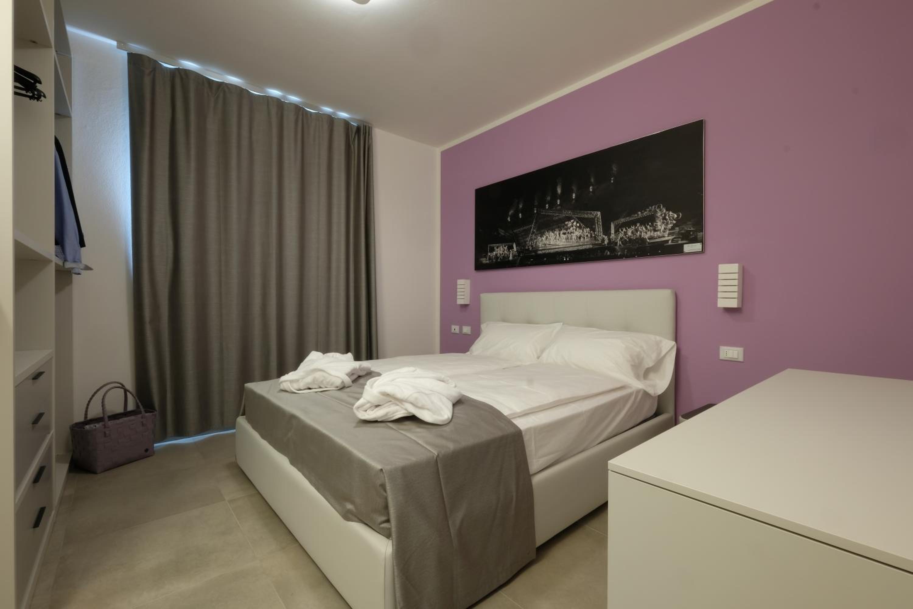 Deluxe Suite with Spa Bath