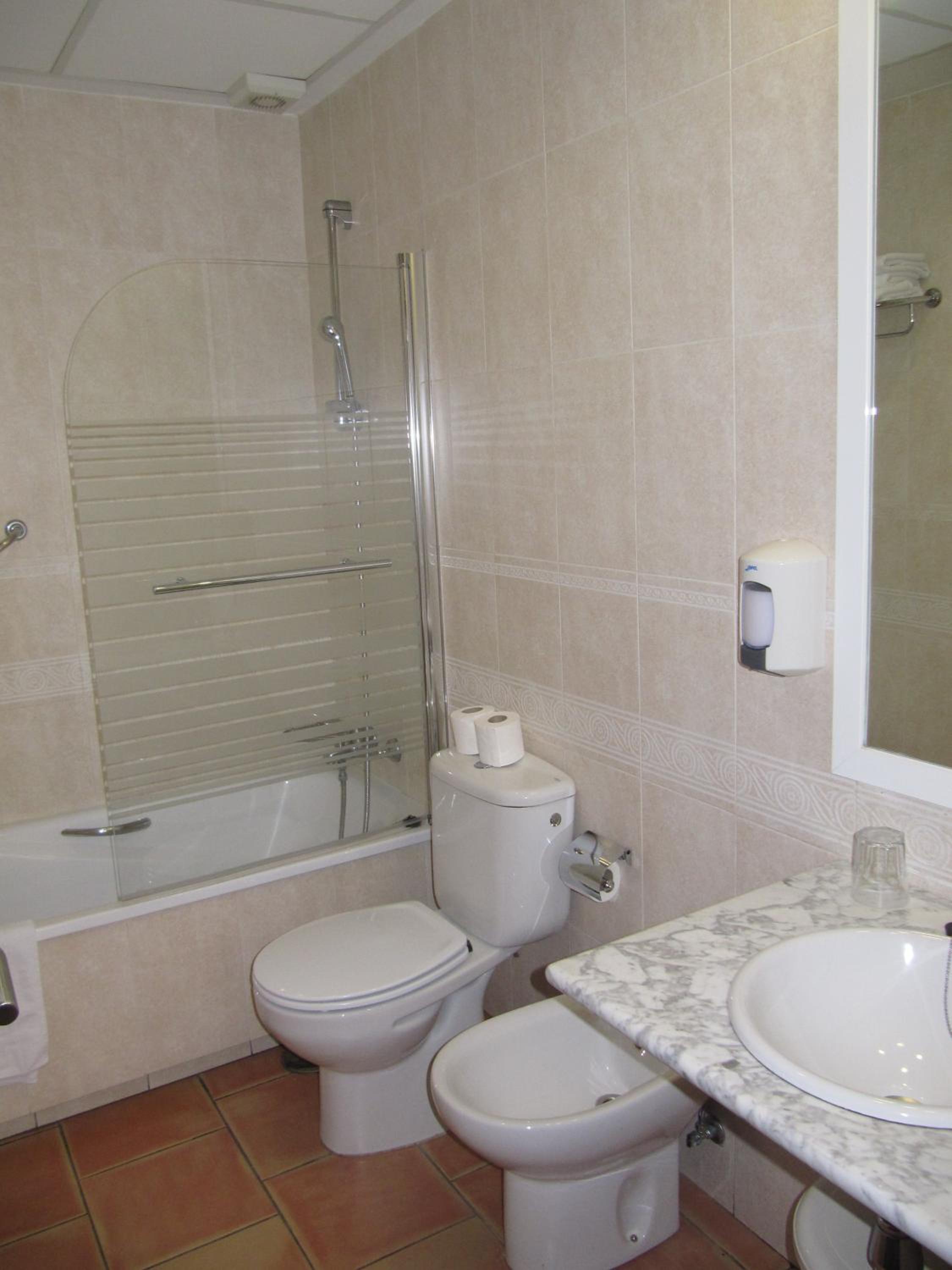 Double Room with Extra Bed - Photo 8