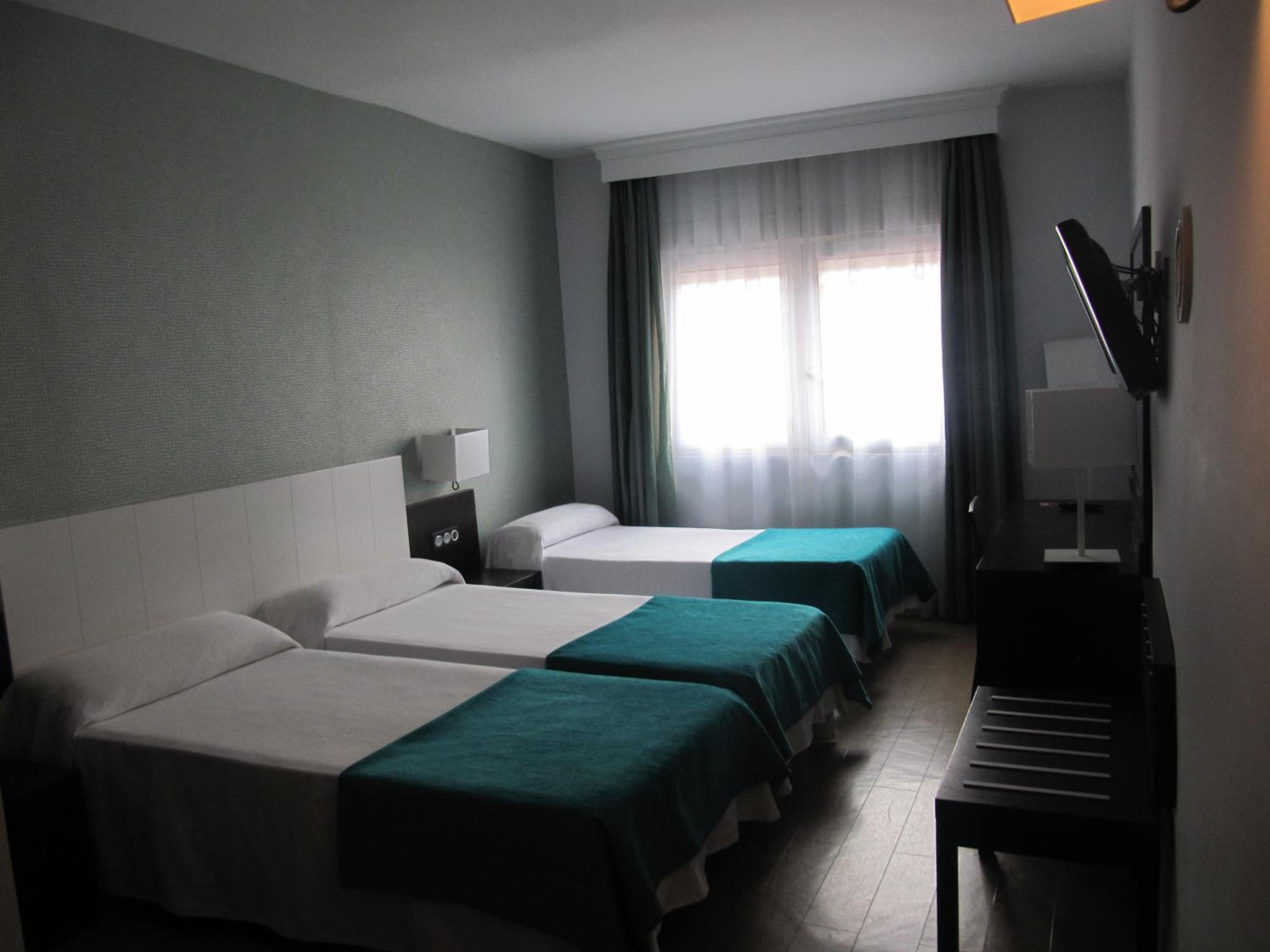 Double Room with Extra Bed - Photo 4