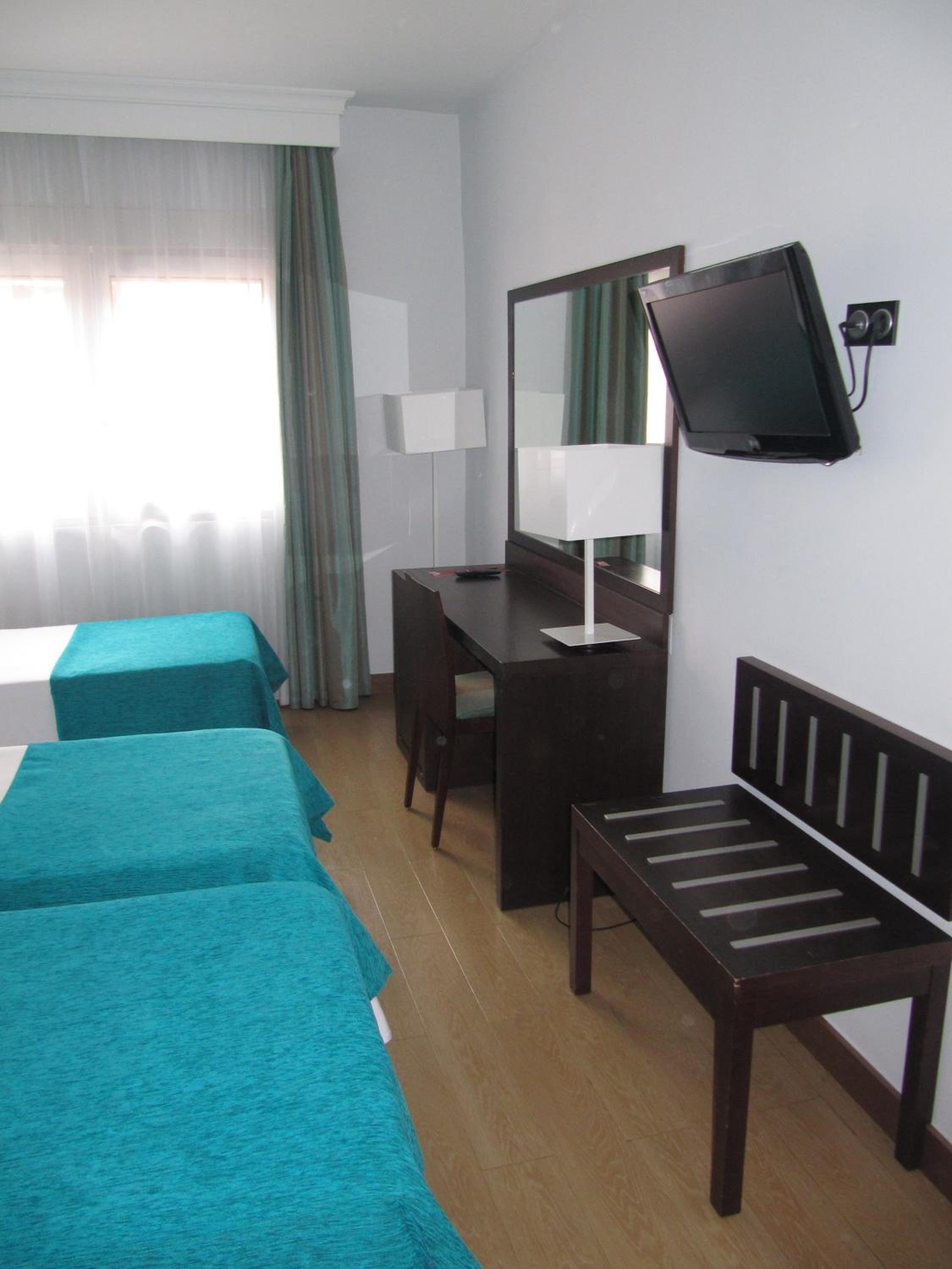 Double Room with Extra Bed - Photo 3