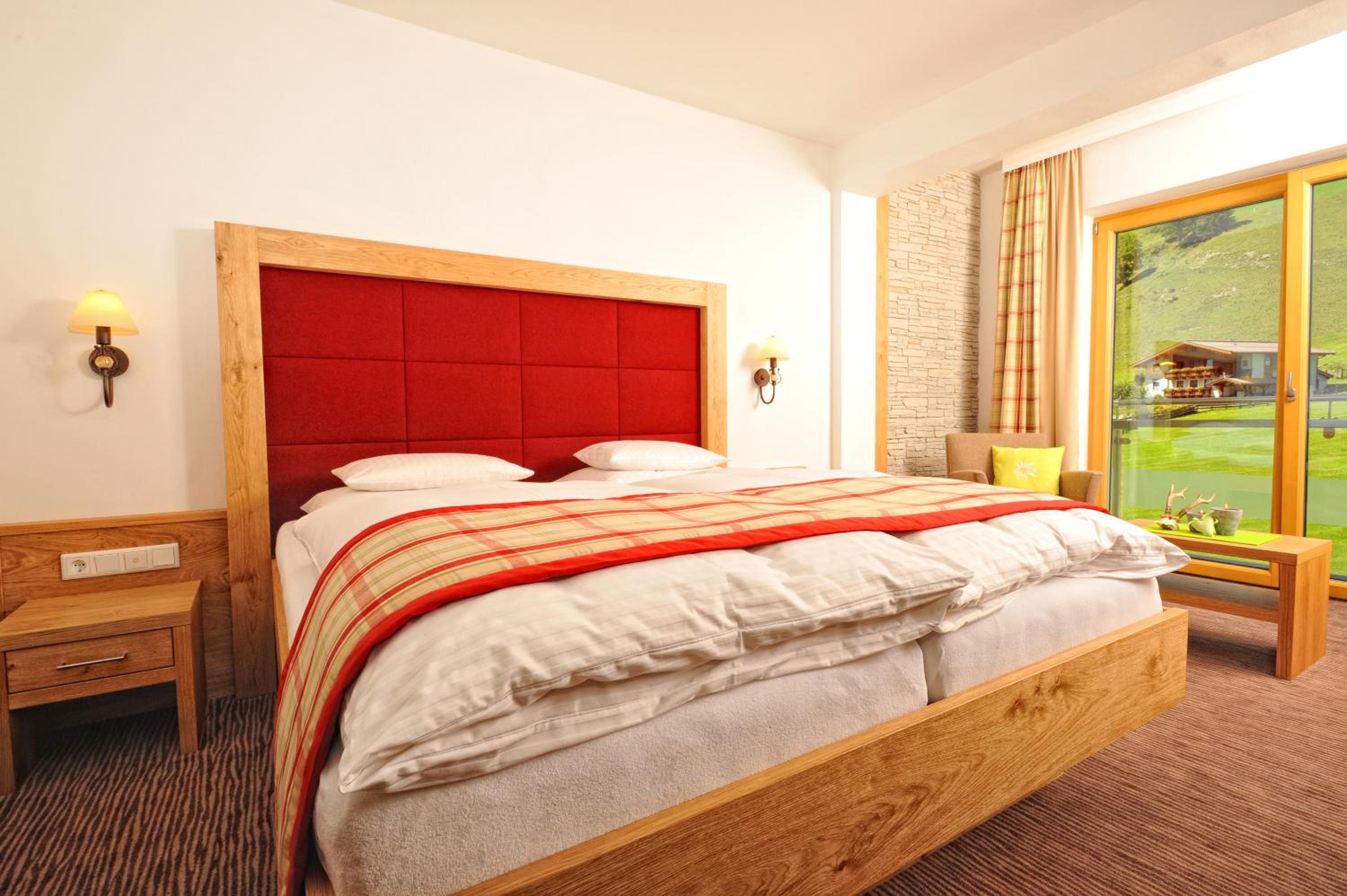 Premium Double Room with Balcony and Mountain View photo 1