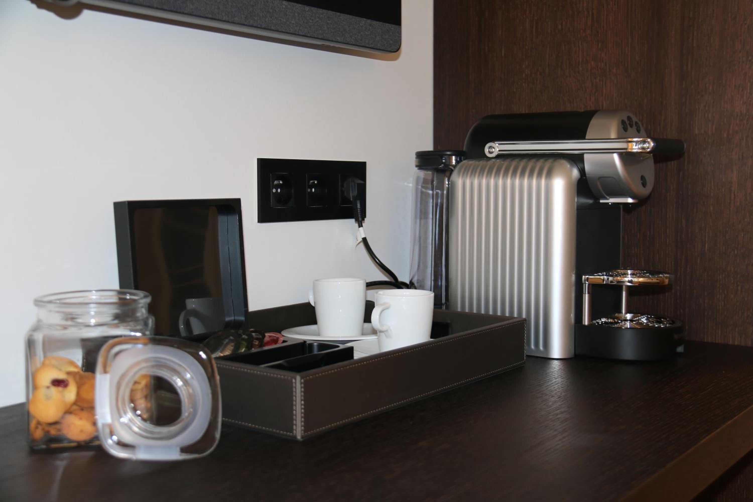 Deluxe King Room photo 2