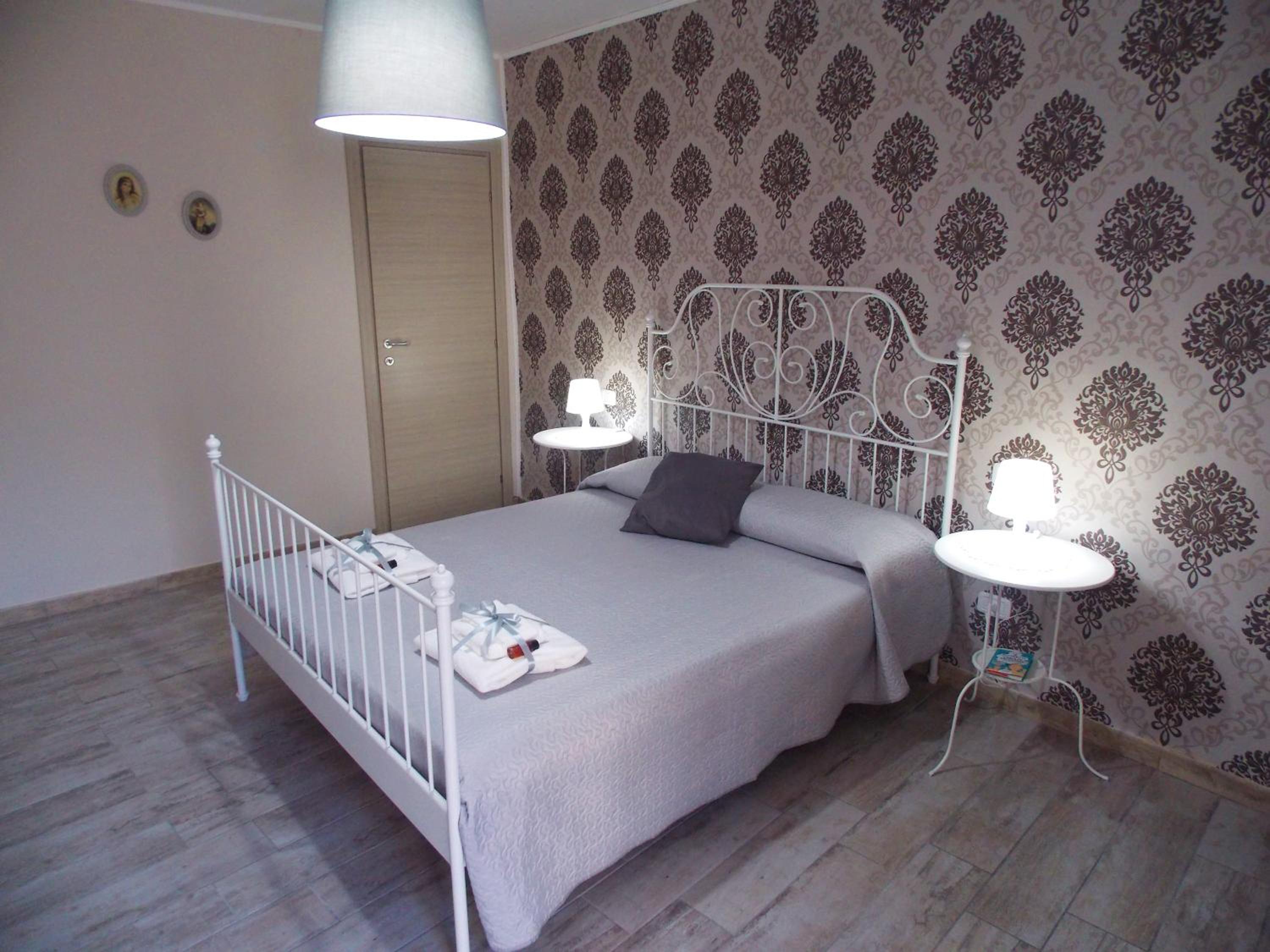 Deluxe Double Room - Photo 5