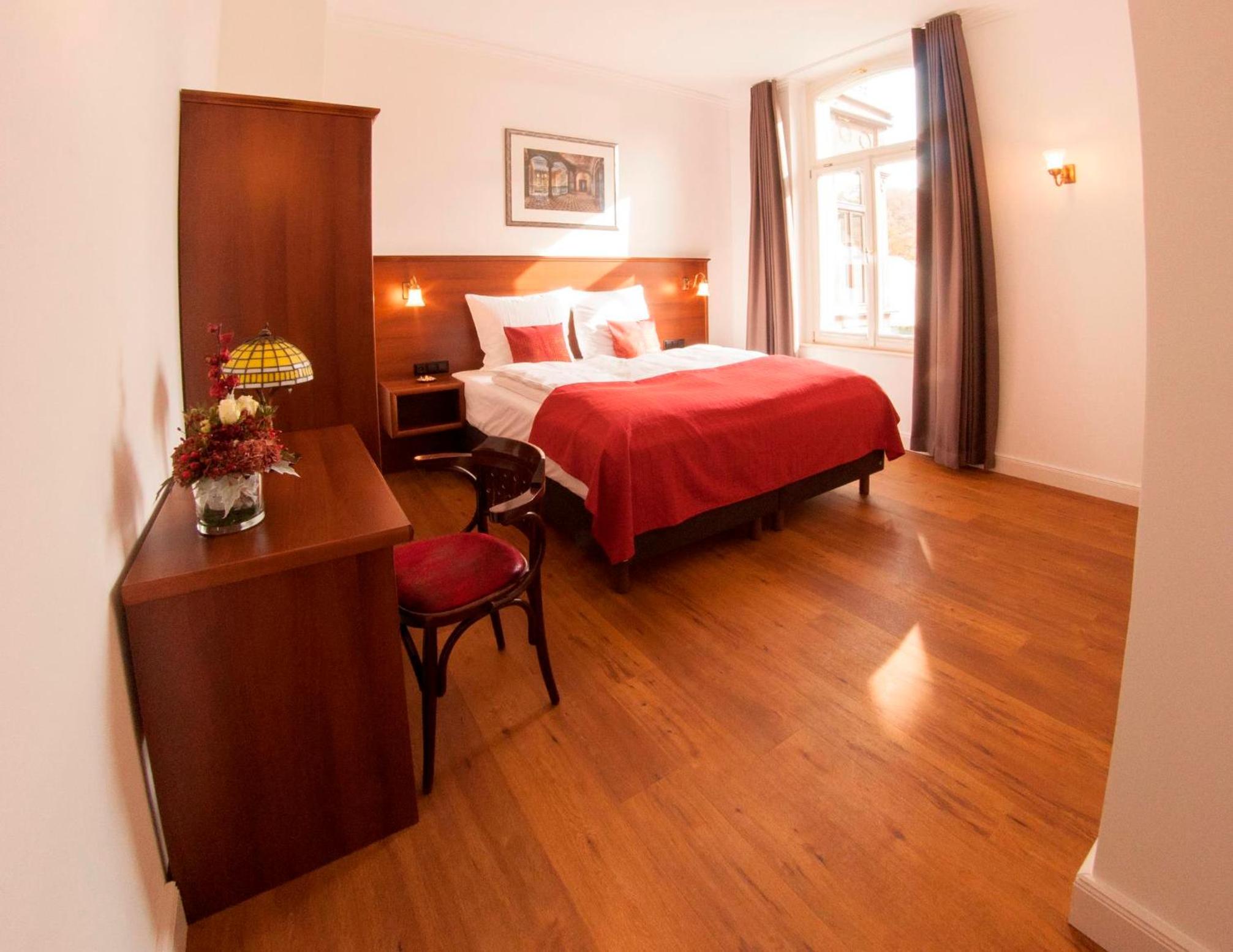 Double Room with Private Bathroom photo 3