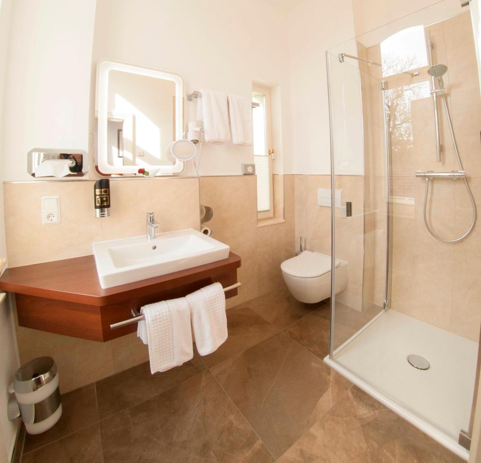 Double Room with Private Bathroom photo 2