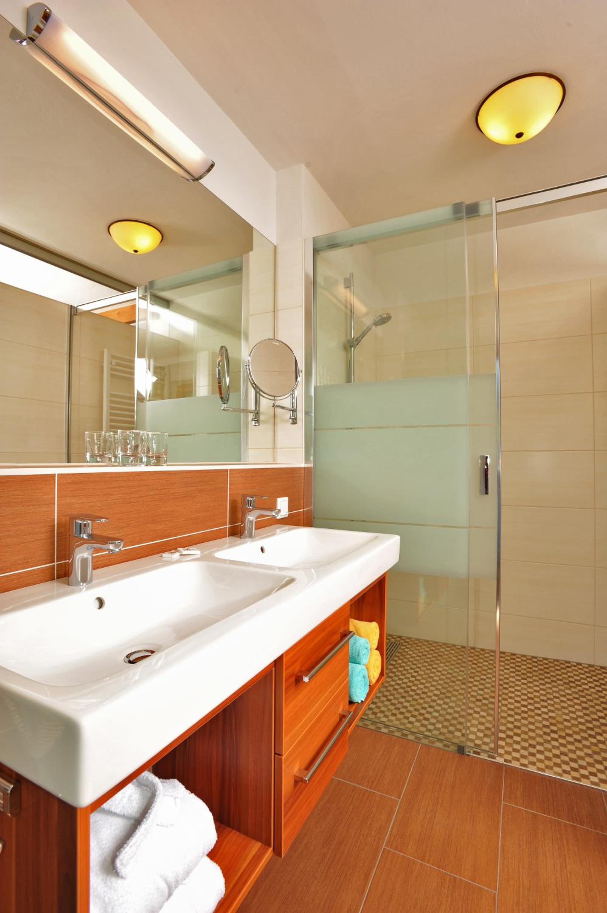 Edelweiss Suite with Balcony and Mountain View photo 3
