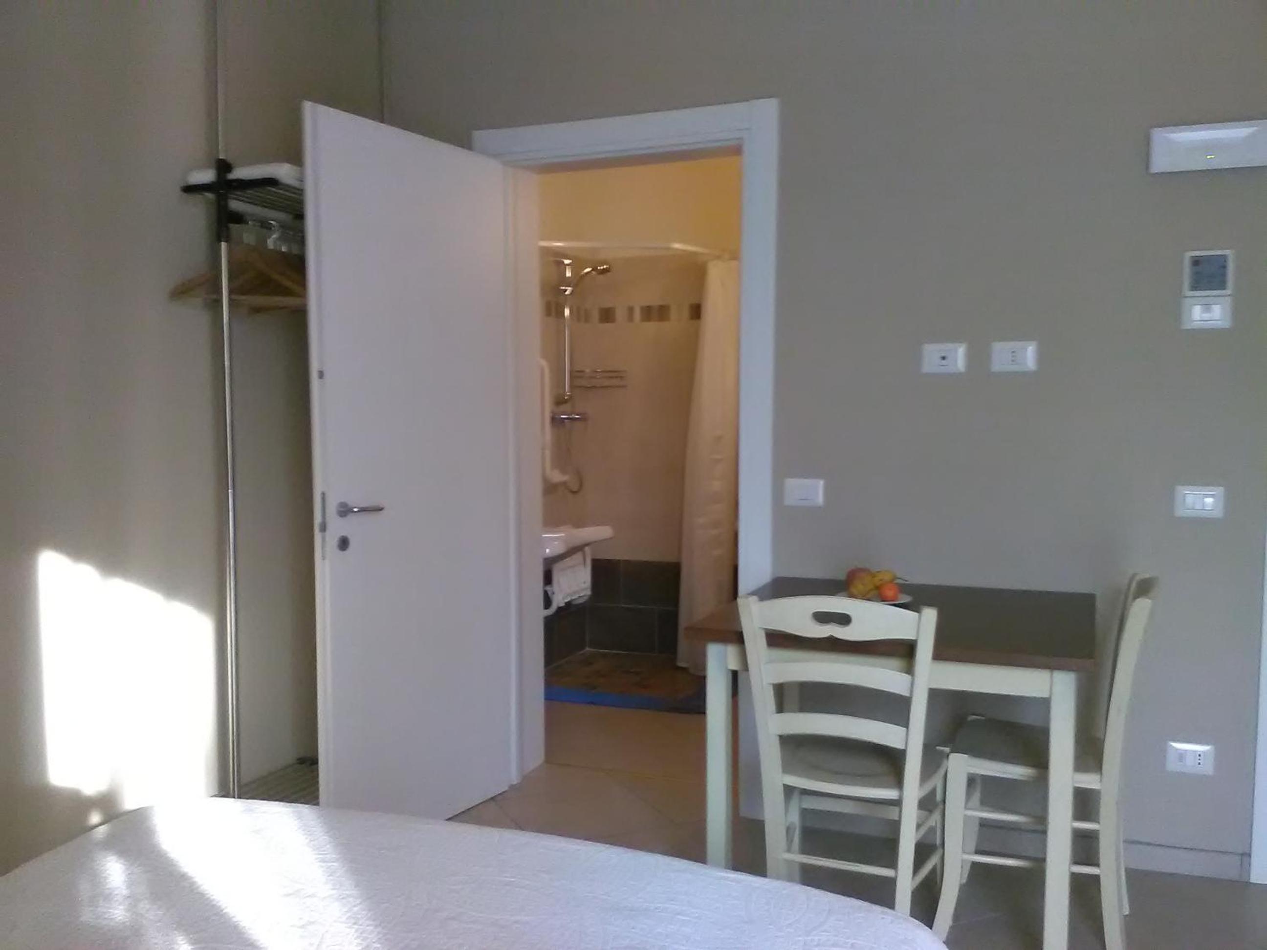 Double Room with Private Bathroom photo 2