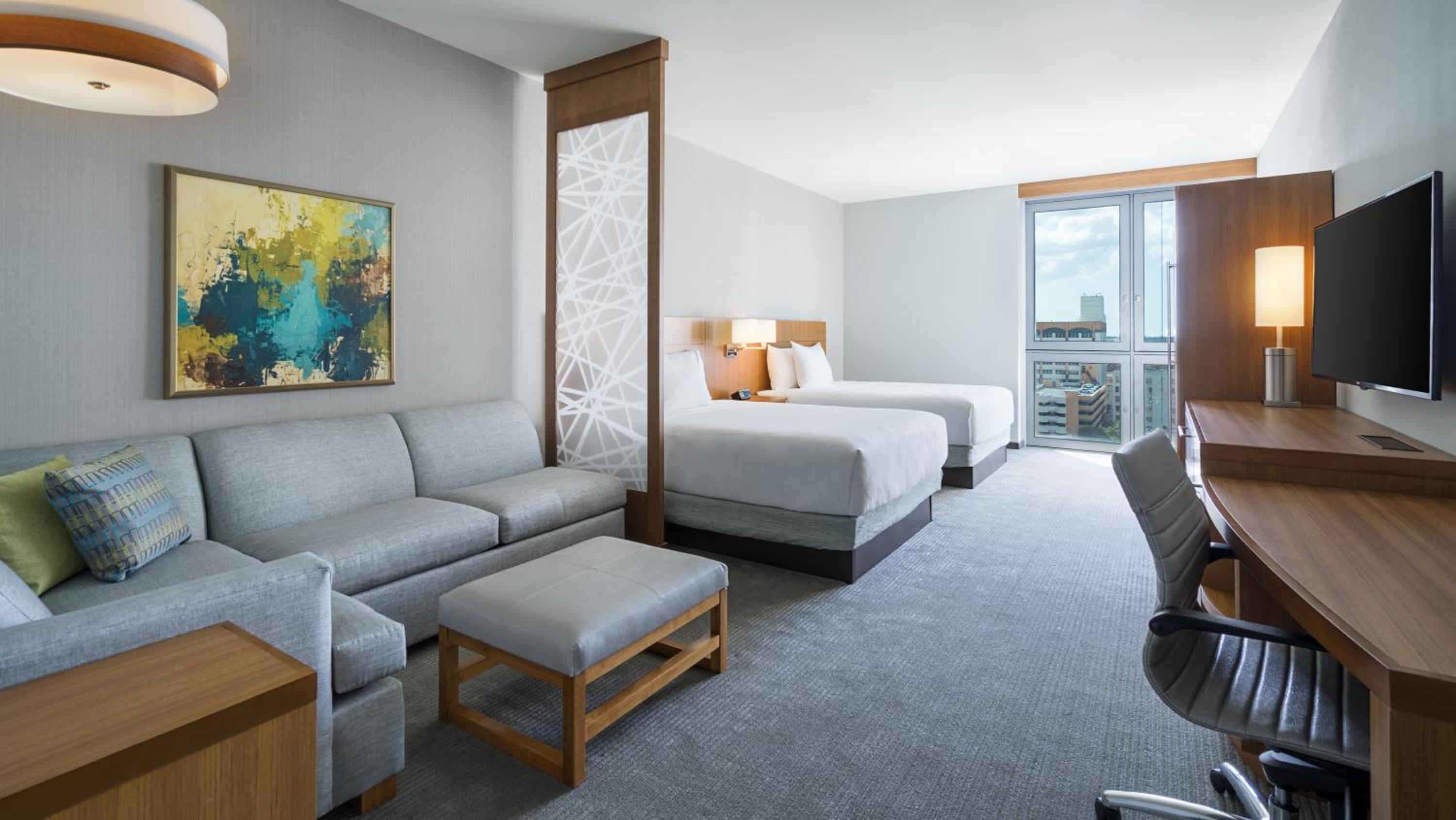 Queen Room with Sofa Bed and Accessible Tub - Disability Access photo 2