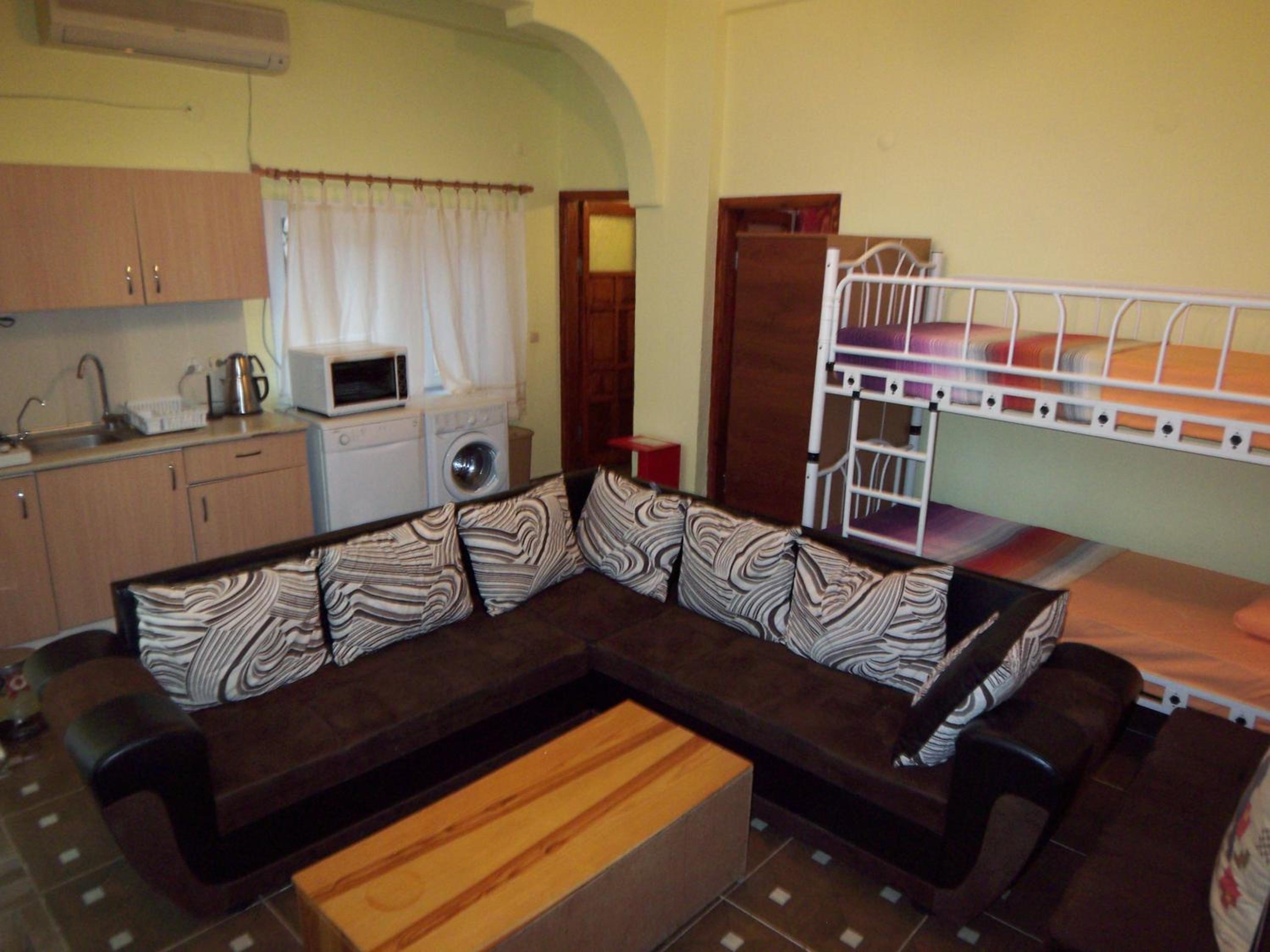 Apartment With Garden View