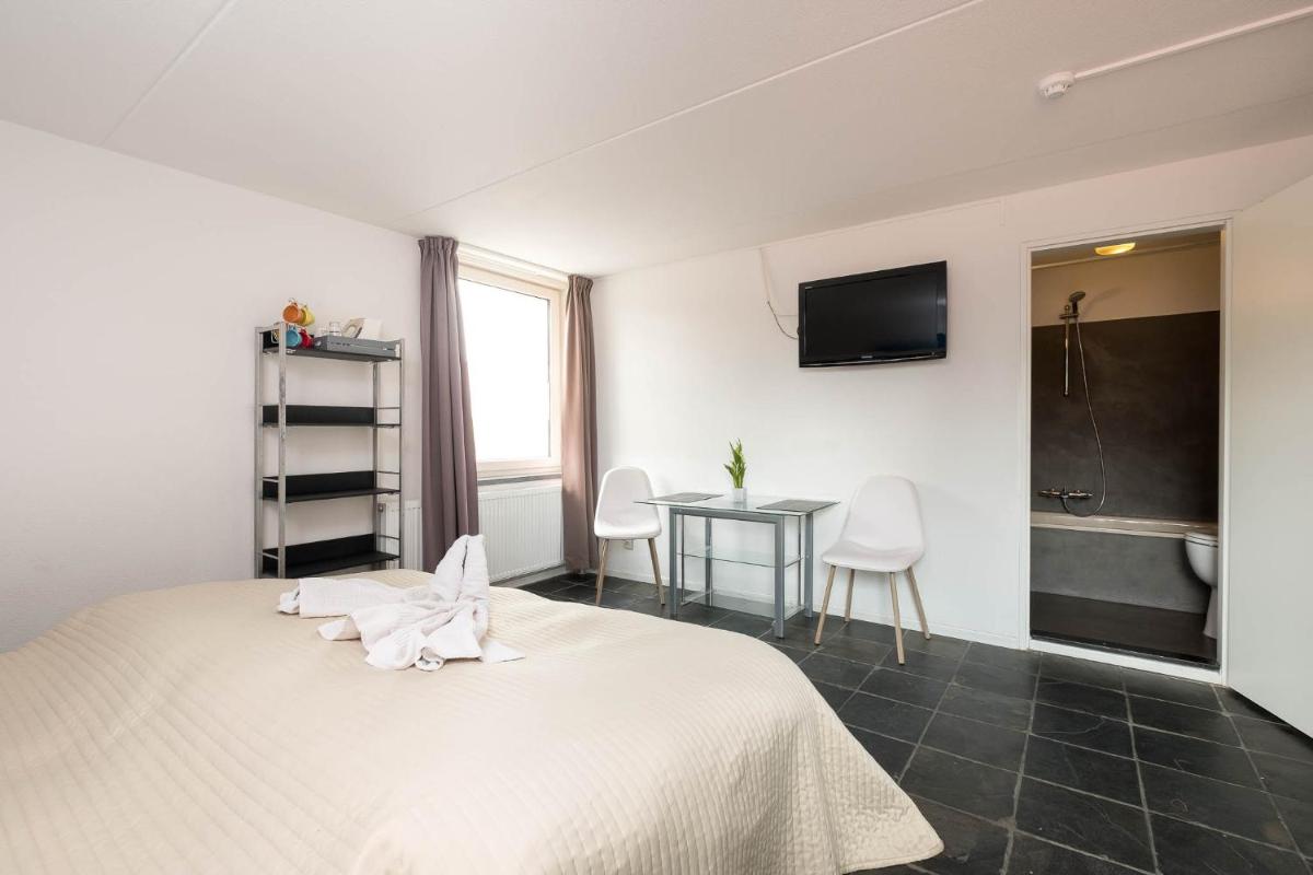 Twin Room Plus photo 3
