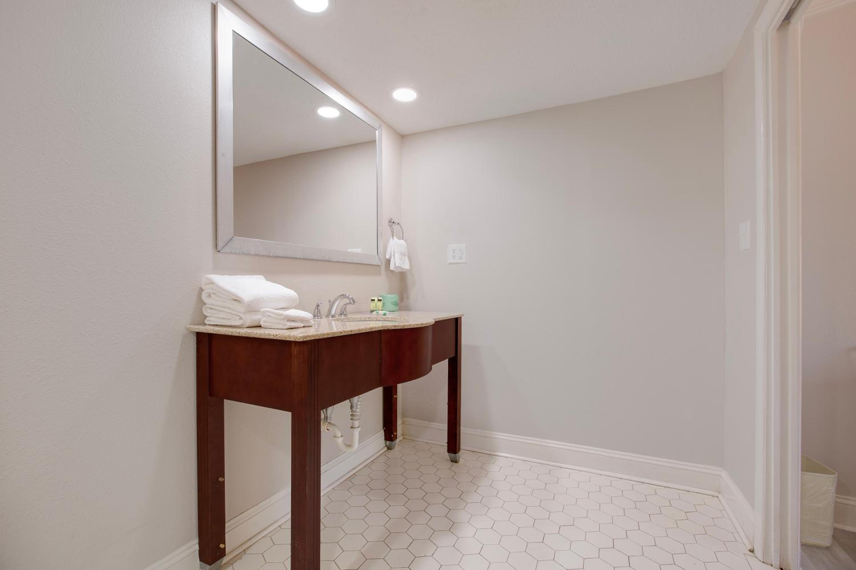 Riverside Inn & Suites Danville Virginia, Photo 3