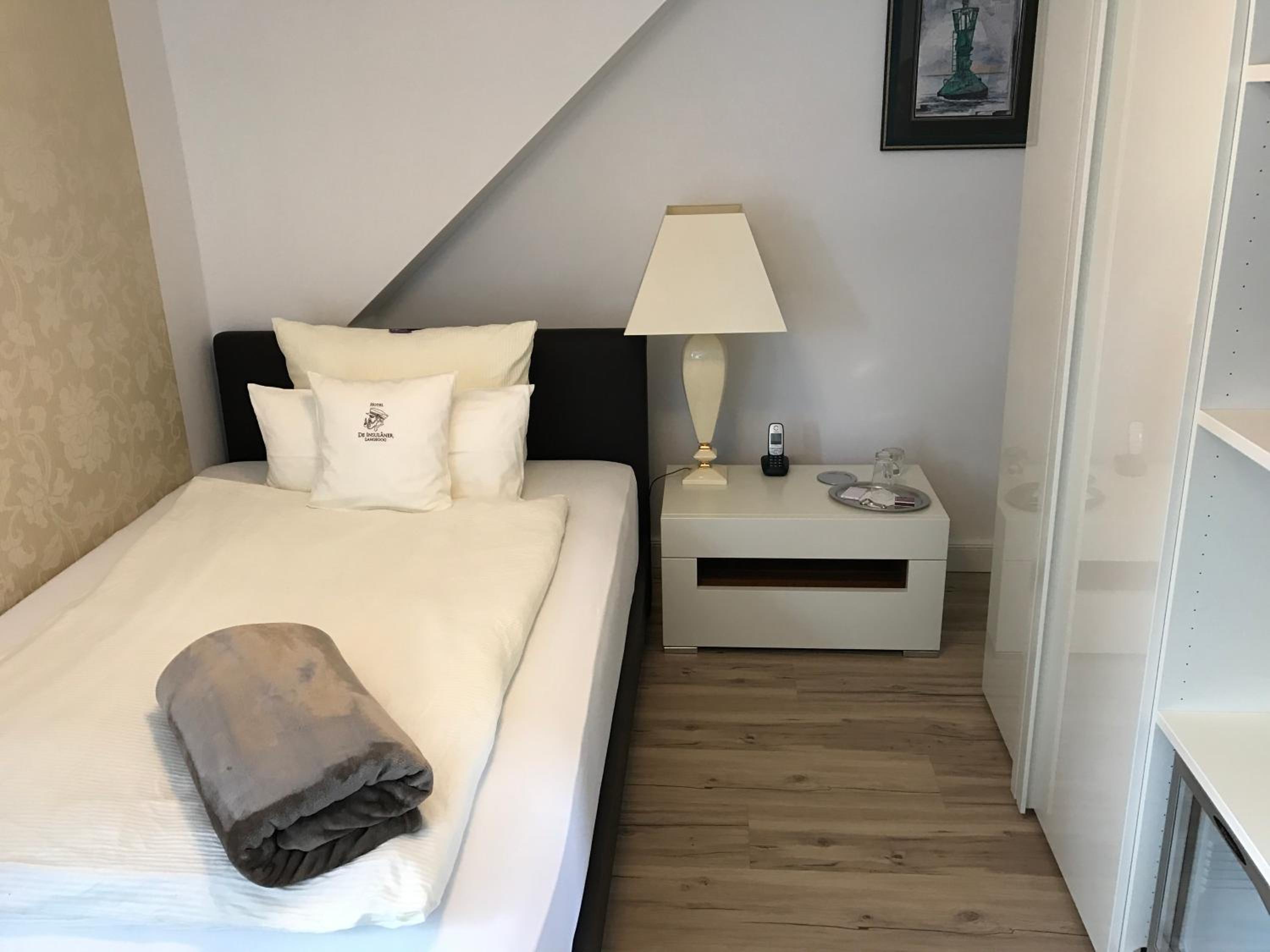 Single Room photo 3