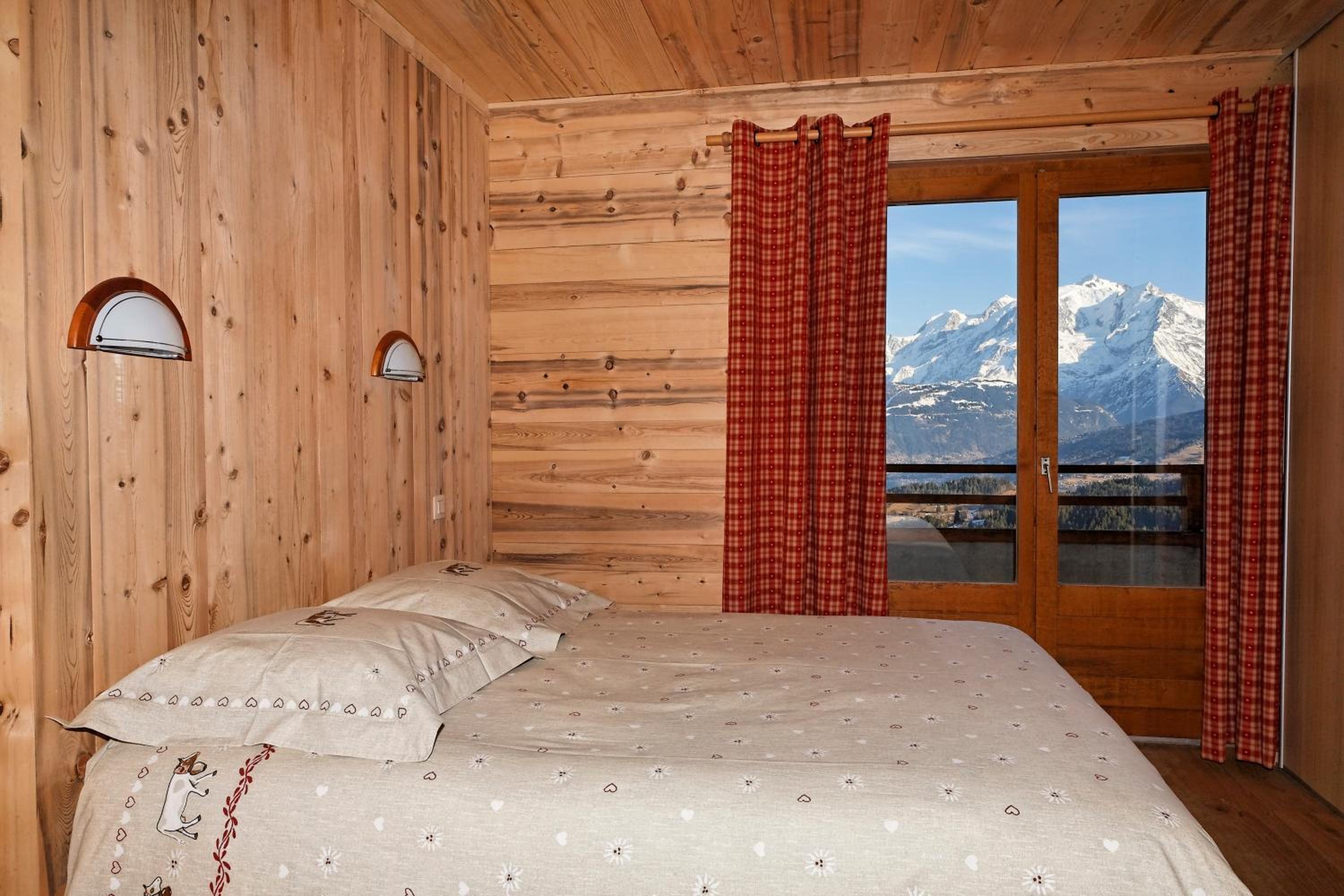 Apartment with Mountain View photo 3