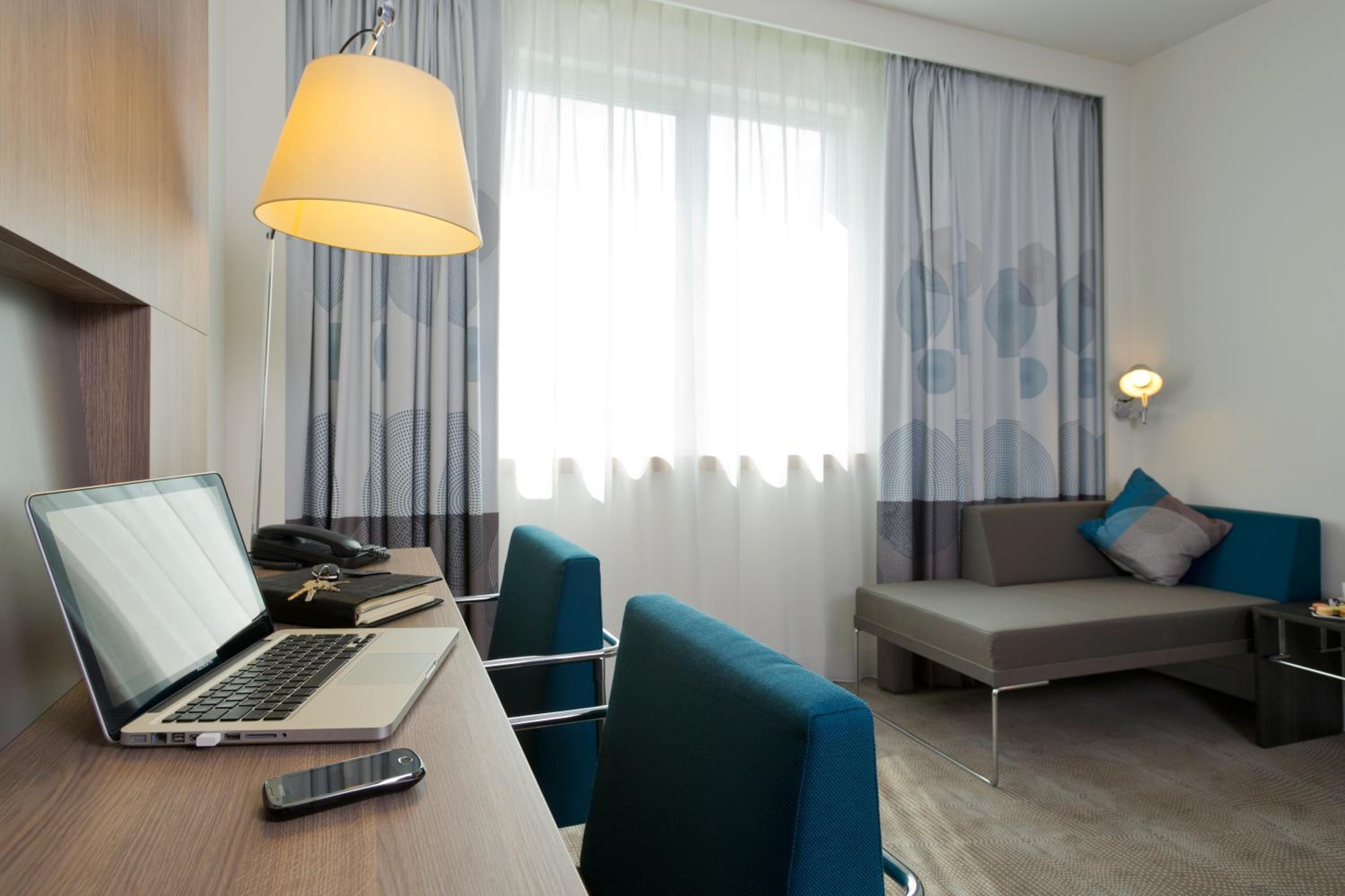 Premium Superior Room with 1 Double Bed thumbnail 5