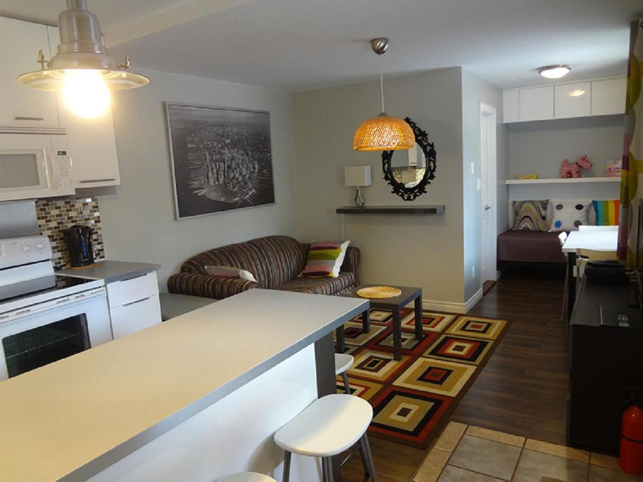 One-Bedroom Apartment photo 1