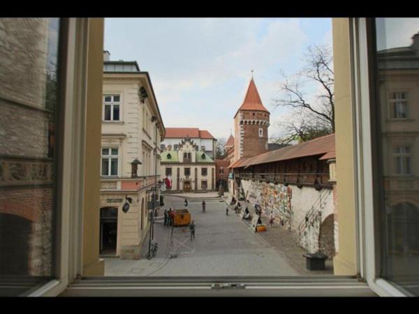 Two-Bedroom Apartment - Photo 11