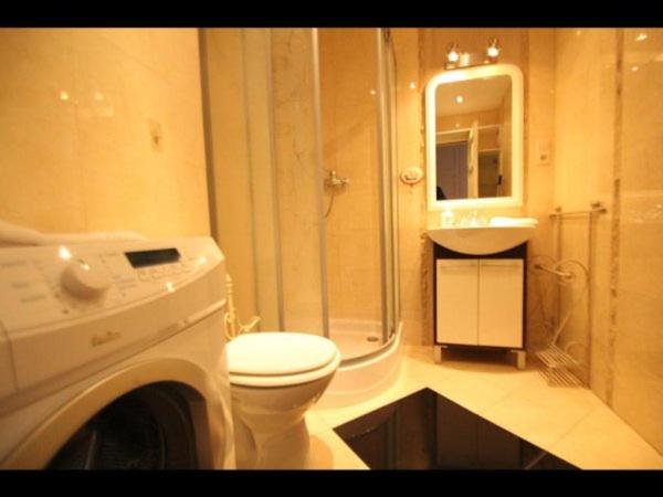 Two-Bedroom Apartment - Photo 7