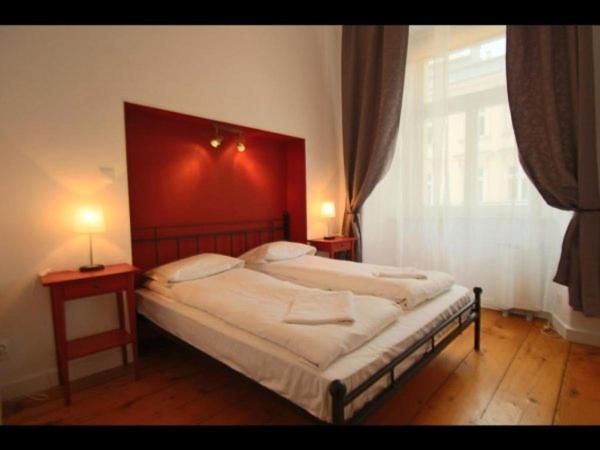 Two-Bedroom Apartment - Photo 3