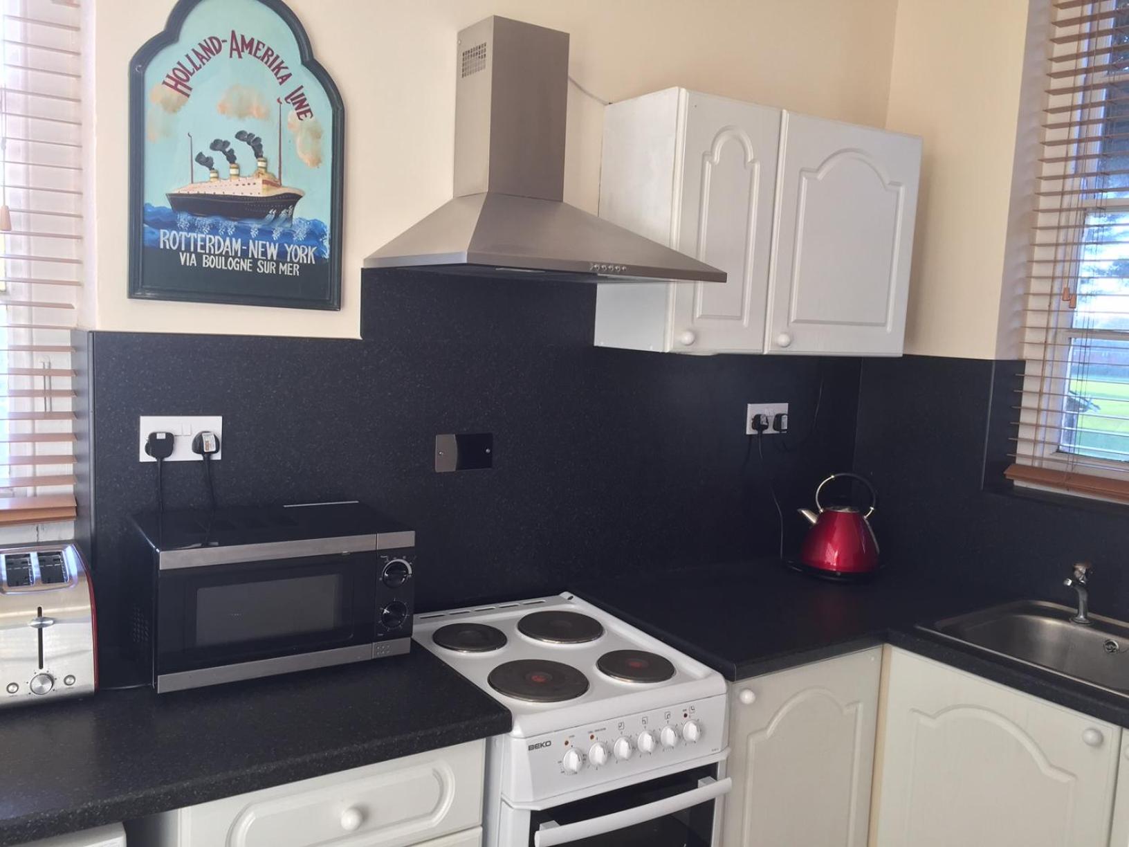 Two-Bedroom Apartment (2 Adults + 2 Children) - Photo 3