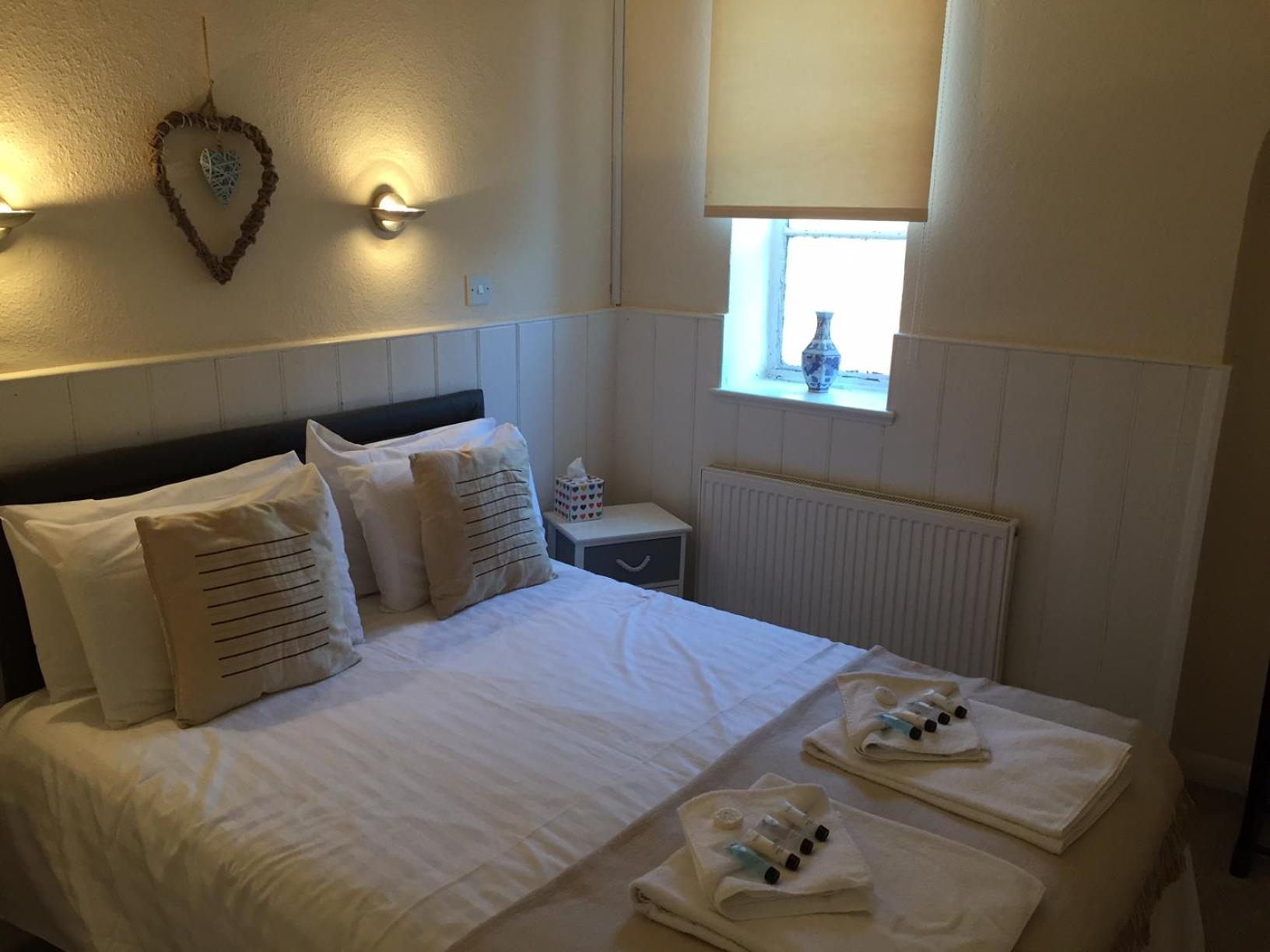 Two-Bedroom Apartment (2 Adults + 2 Children) - Photo 1