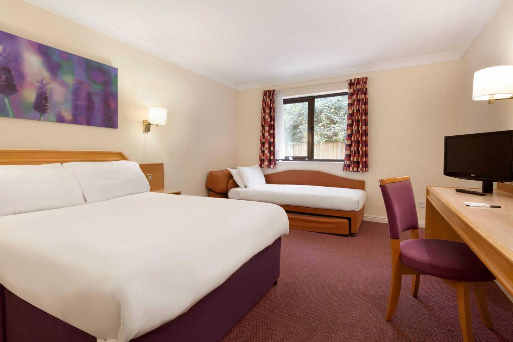 Double Room with Sofa Bed and Pull-out Bed - Photo 2
