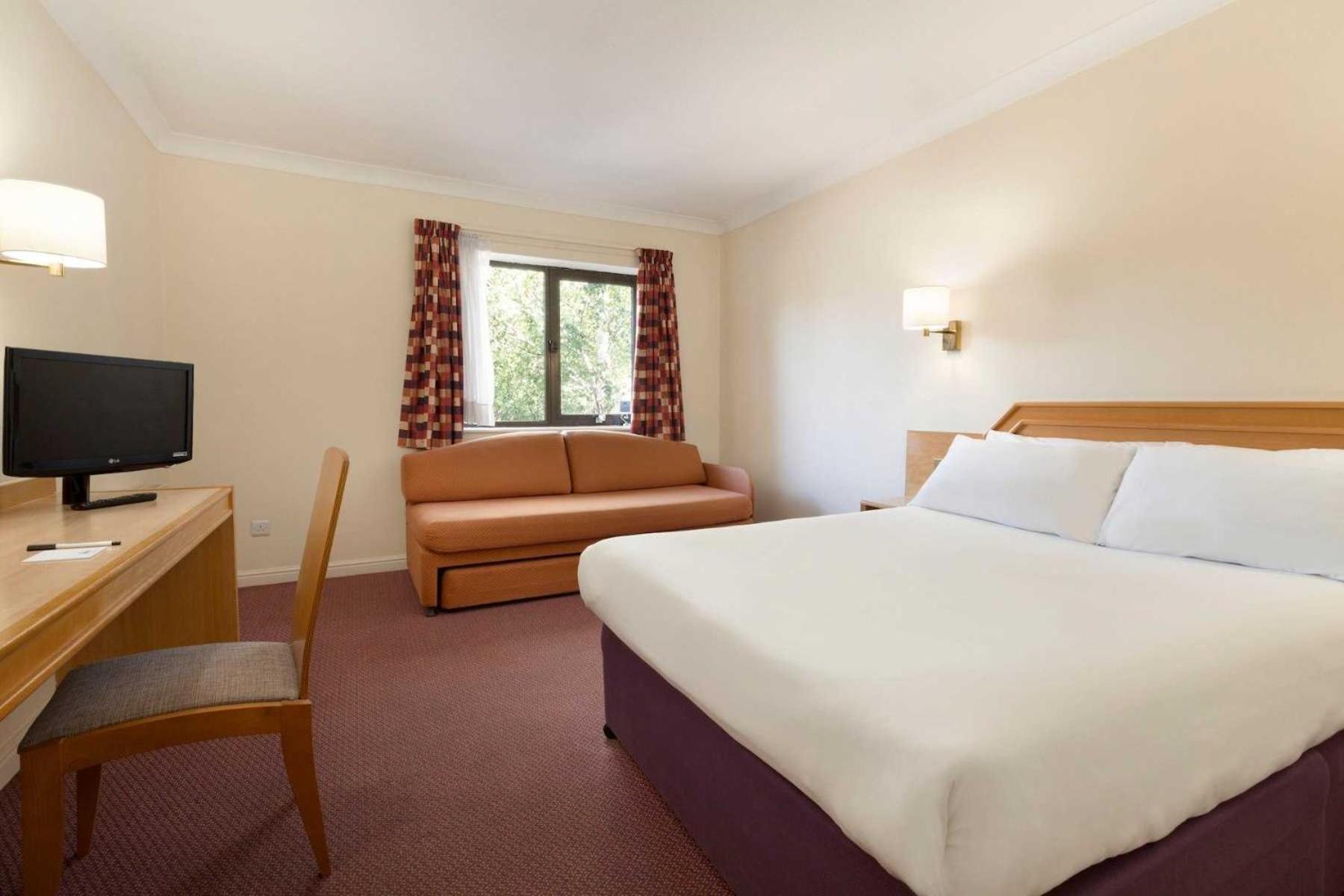 Double Room with Sofa Bed and Pull-out Bed - Photo 5